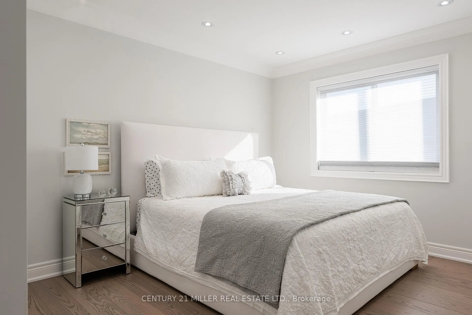 Photo 26 of 2201 Rochester Circle, Oakville, Bronte Creek — HOMEH
