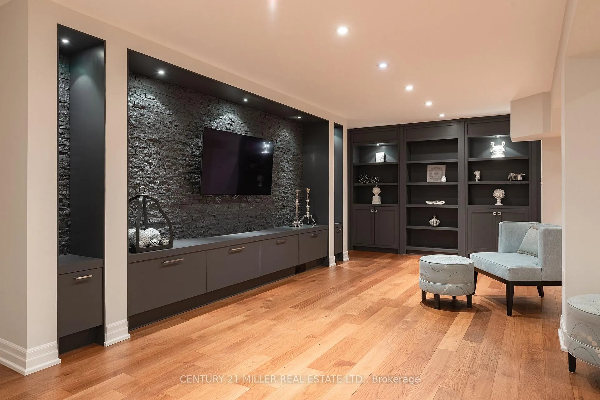 Photo 28 of 2201 Rochester Circle, Oakville, Bronte Creek — HOMEH