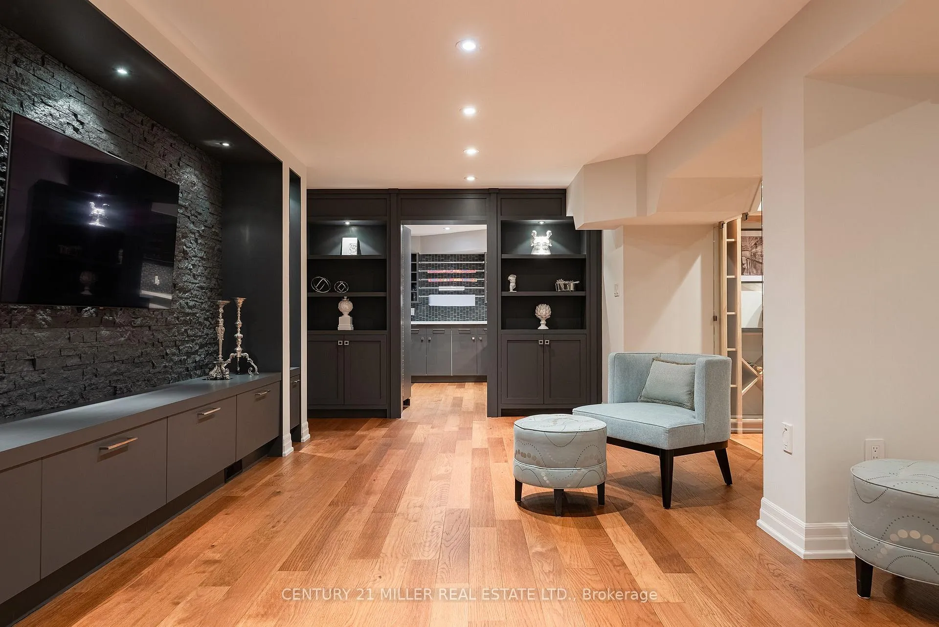 Photo 29 of 2201 Rochester Circle, Oakville, Bronte Creek — HOMEH