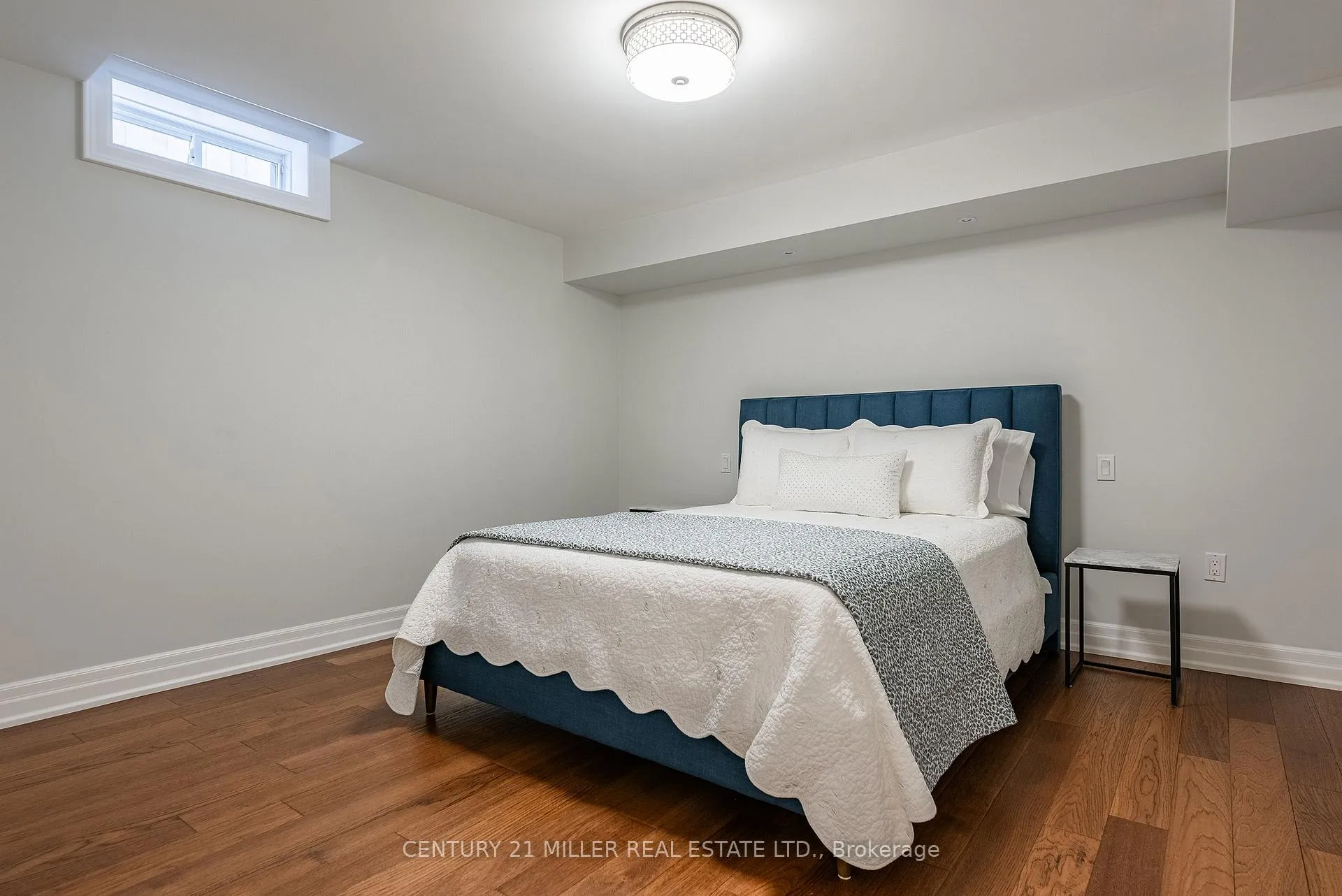 Photo 34 of 2201 Rochester Circle, Oakville, Bronte Creek — HOMEH