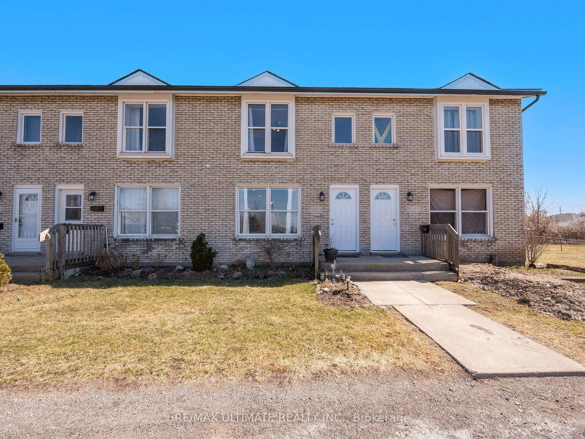 Photo 1 of Unit E, 252 Bertie Street E, Fort Erie, Central — HOMEH