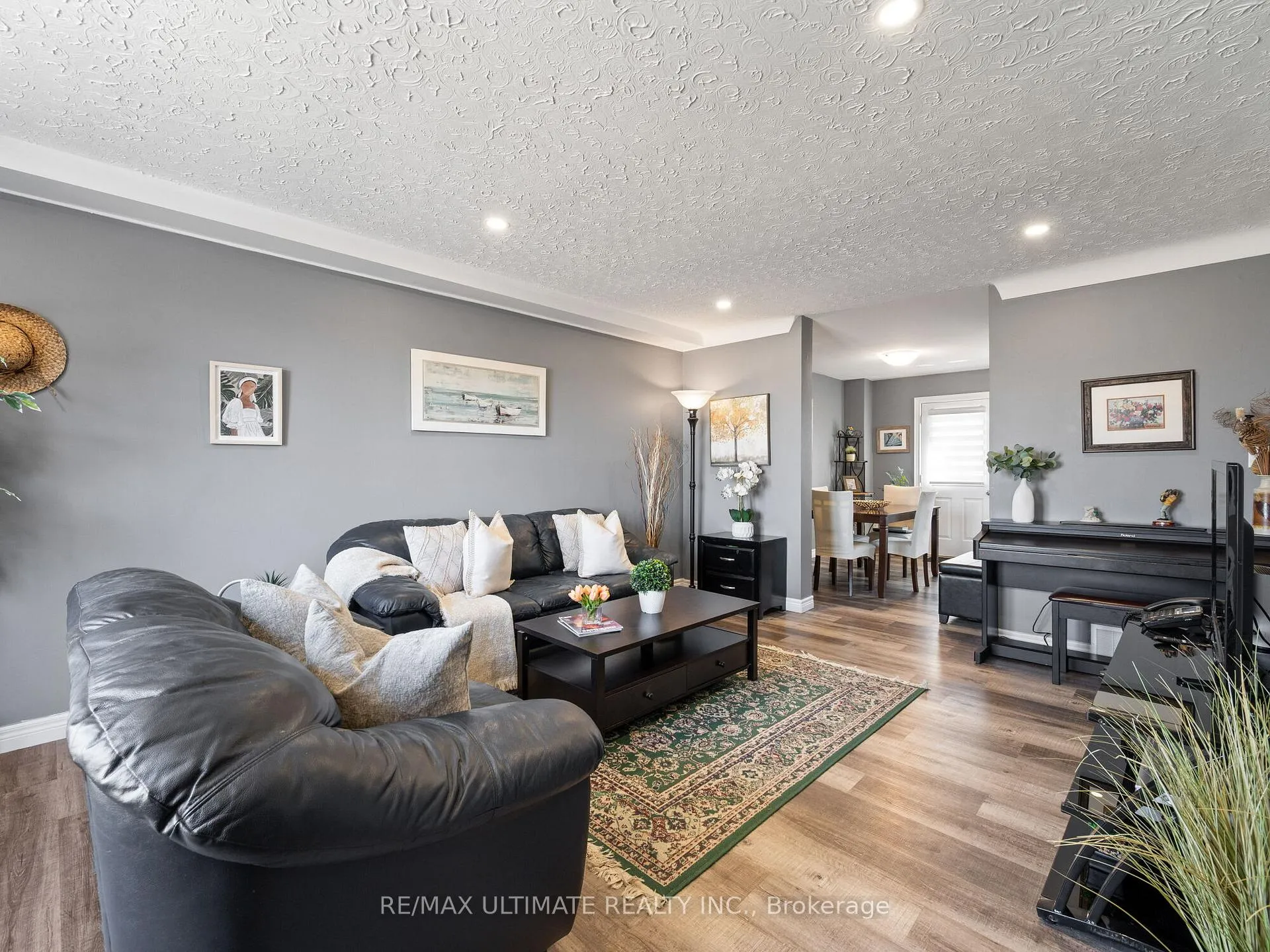 Photo 3 of Unit E, 252 Bertie Street E, Fort Erie, Central — HOMEH