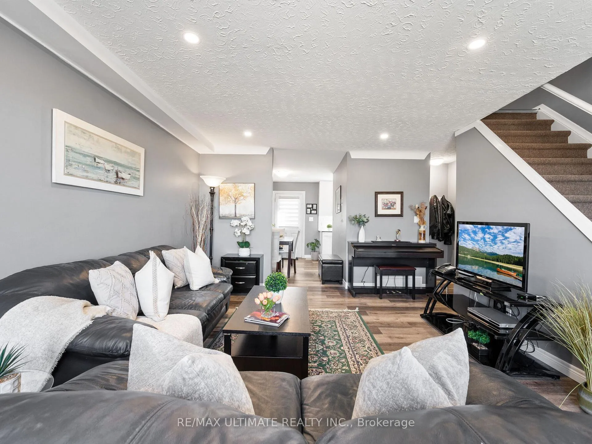 Photo 4 of Unit E, 252 Bertie Street E, Fort Erie, Central — HOMEH