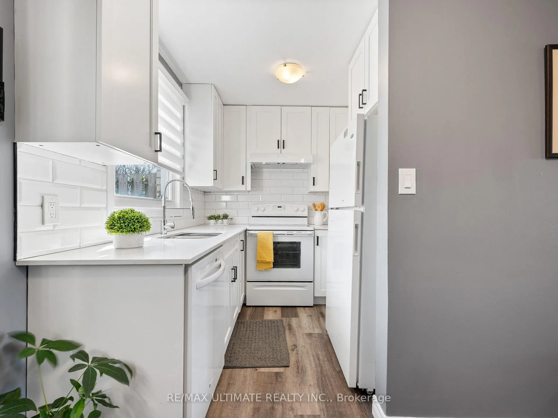 Photo 11 of Unit E, 252 Bertie Street E, Fort Erie, Central — HOMEH