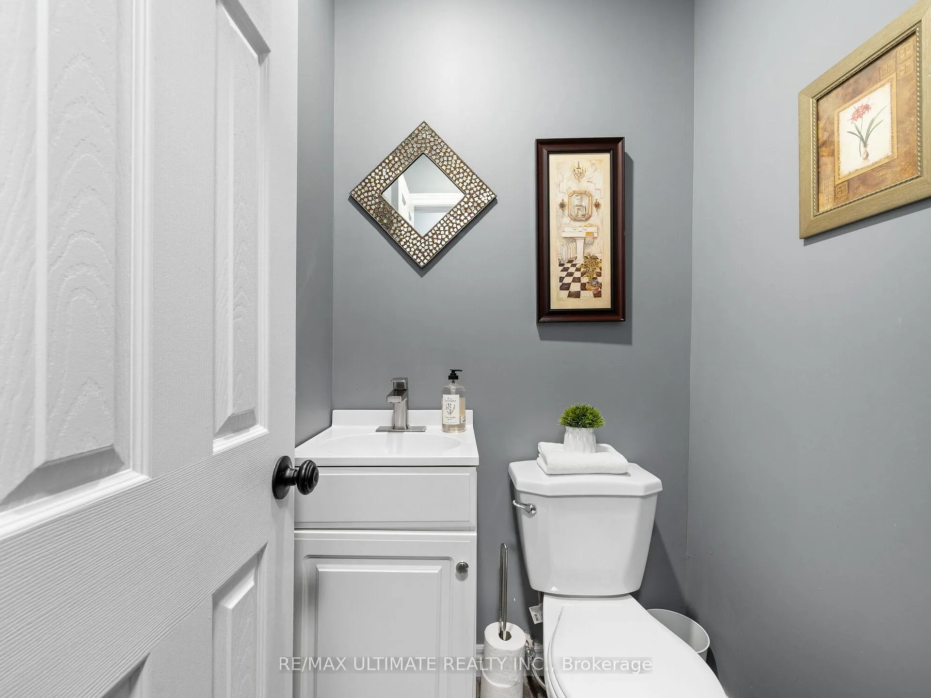 Photo 14 of Unit E, 252 Bertie Street E, Fort Erie, Central — HOMEH