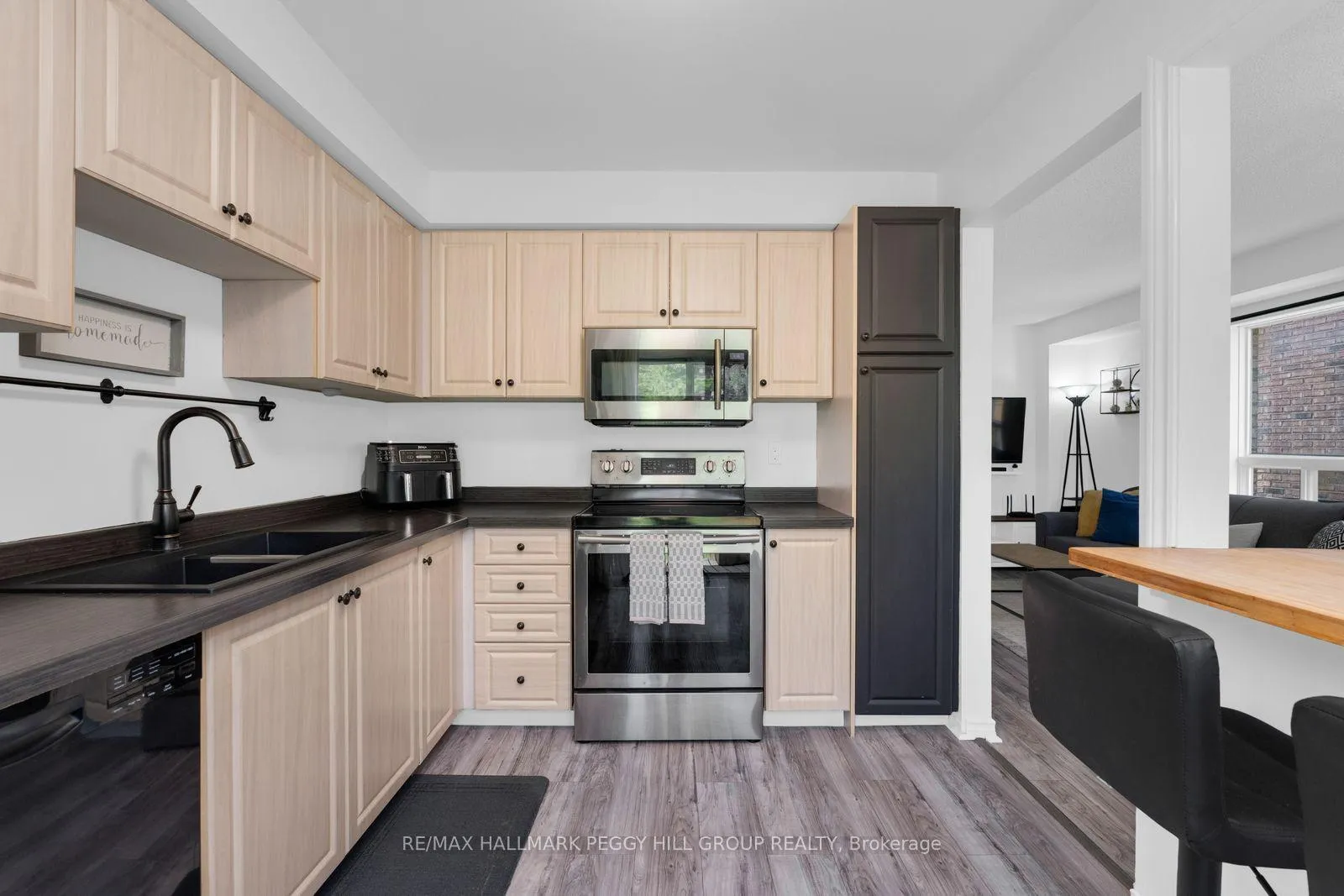 Photo 5 of 22 Gadwall Avenue, Barrie, Painswick South — HOMEH