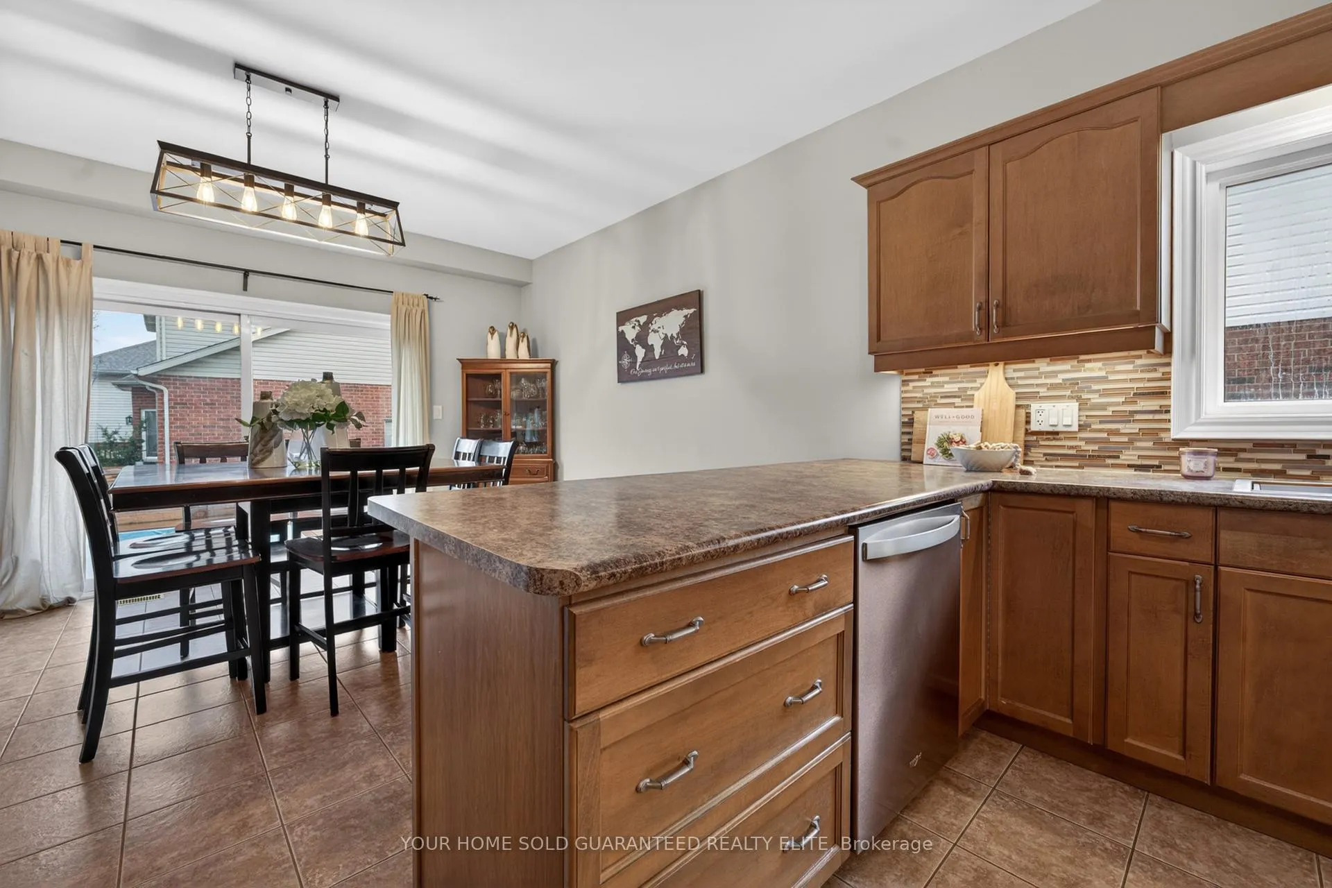 Photo 9 of 4071 Bush Crescent, Lincoln, Beamsville — HOMEH