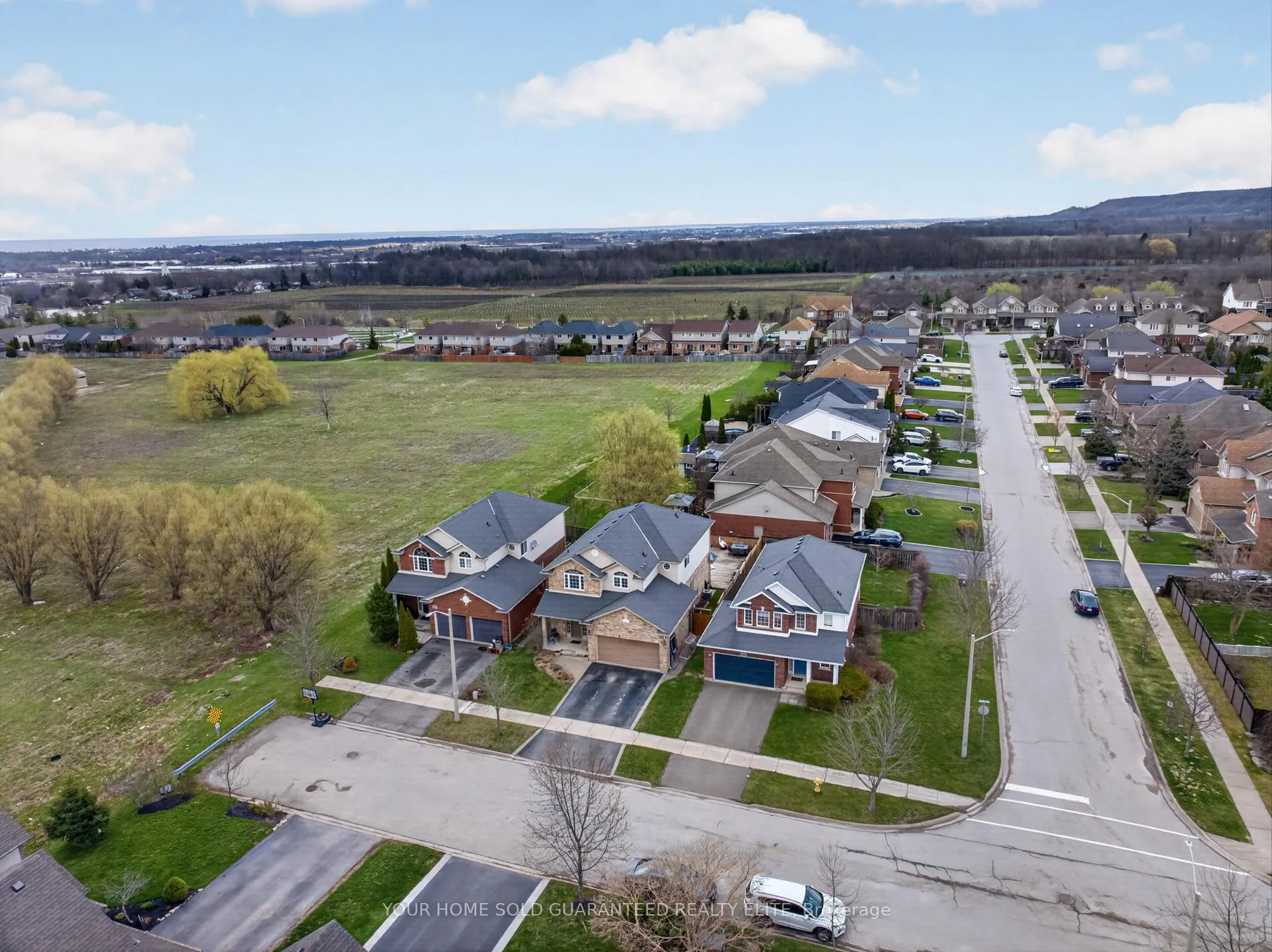 Photo 16 of 4071 Bush Crescent, Lincoln, Beamsville — HOMEH