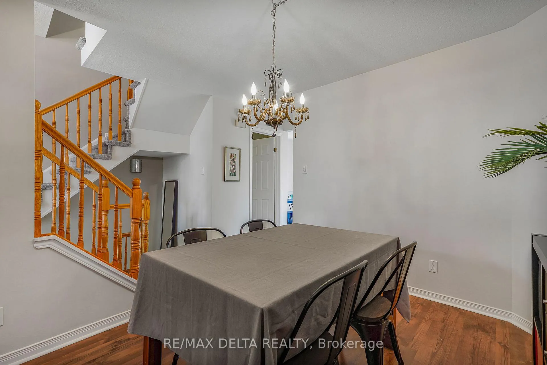 Photo 7 of 698 Brome Crescent, Ottawa, Fallingbrook/Ridgemount — HOMEH