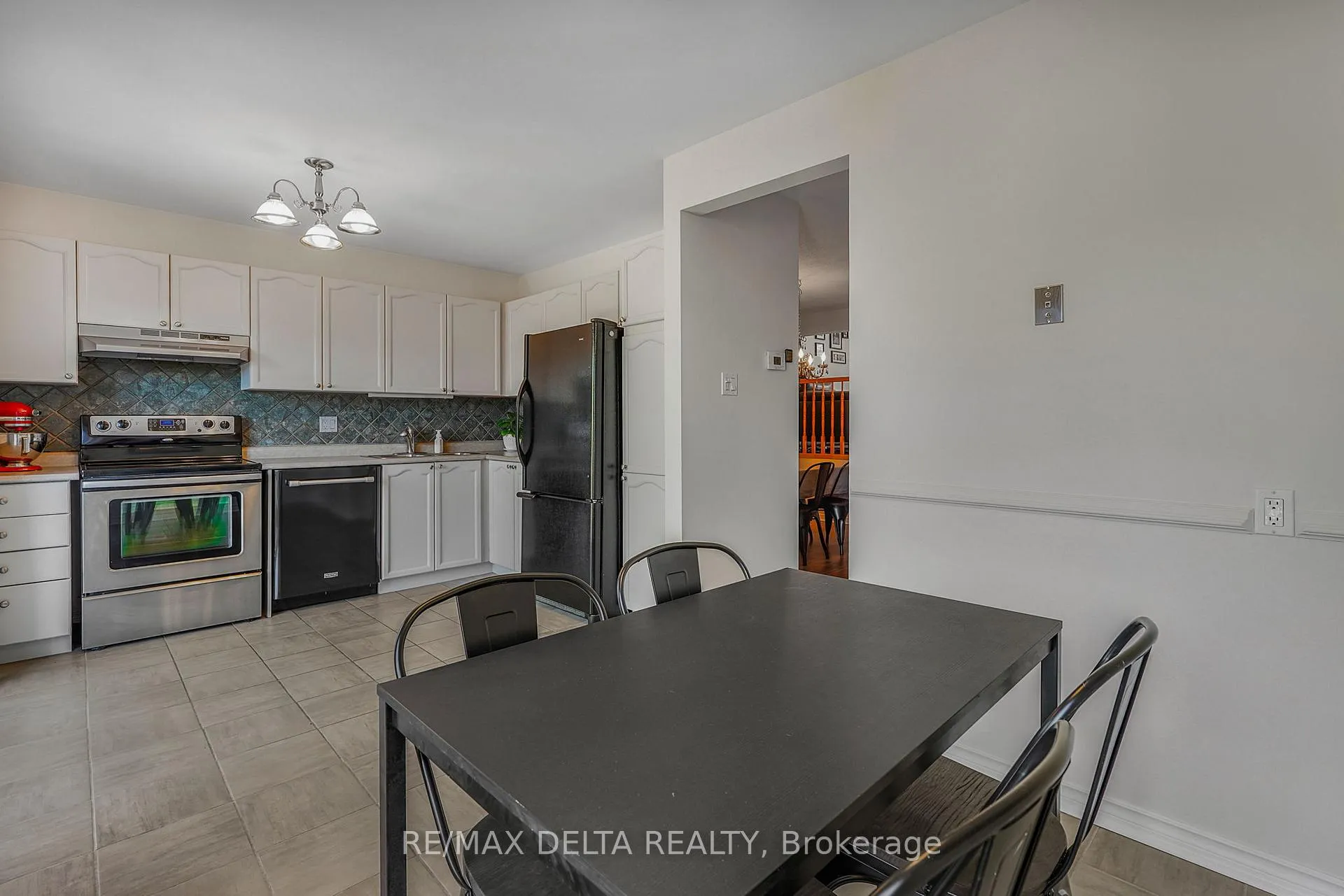 Photo 11 of 698 Brome Crescent, Ottawa, Fallingbrook/Ridgemount — HOMEH