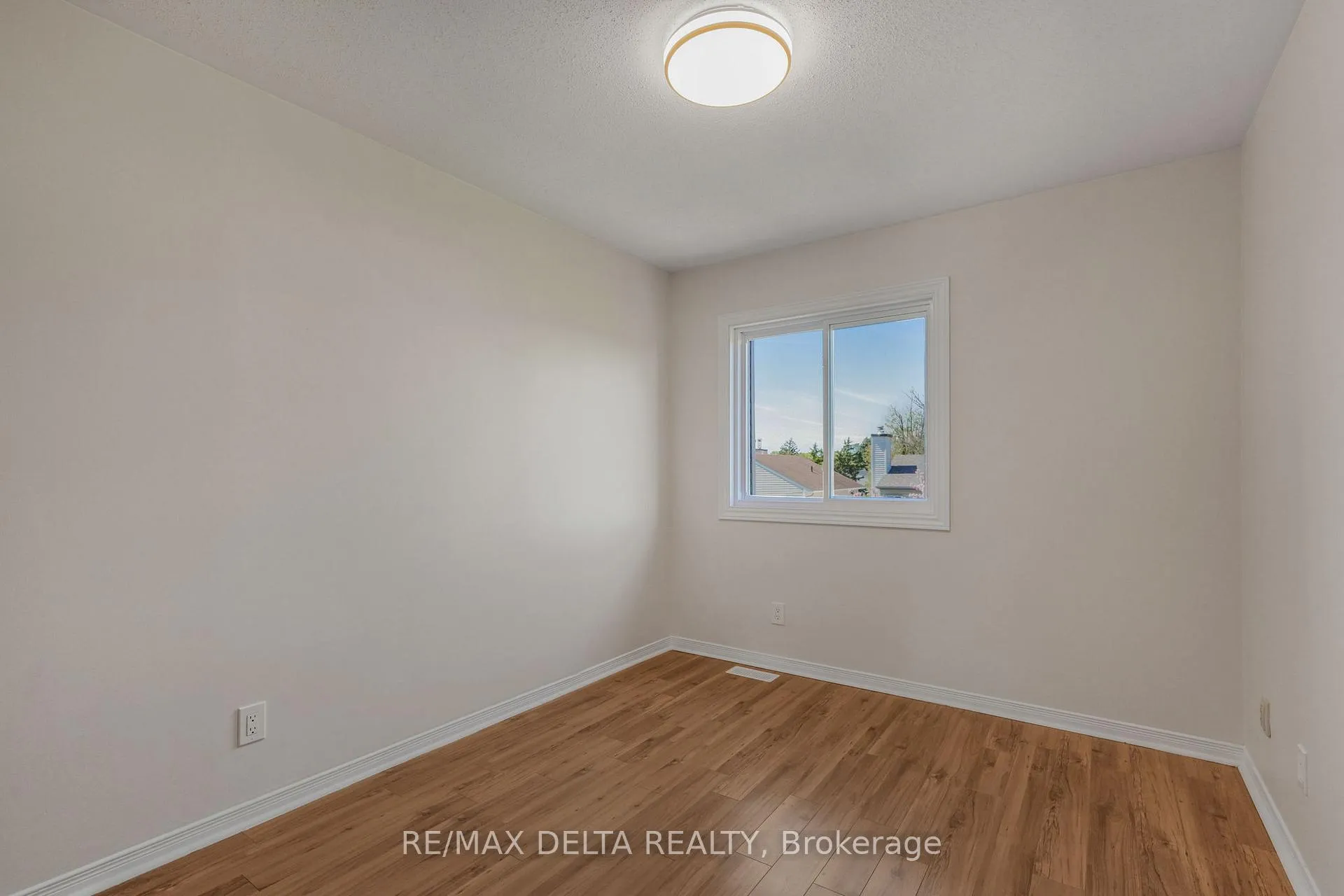 Photo 25 of 698 Brome Crescent, Ottawa, Fallingbrook/Ridgemount — HOMEH