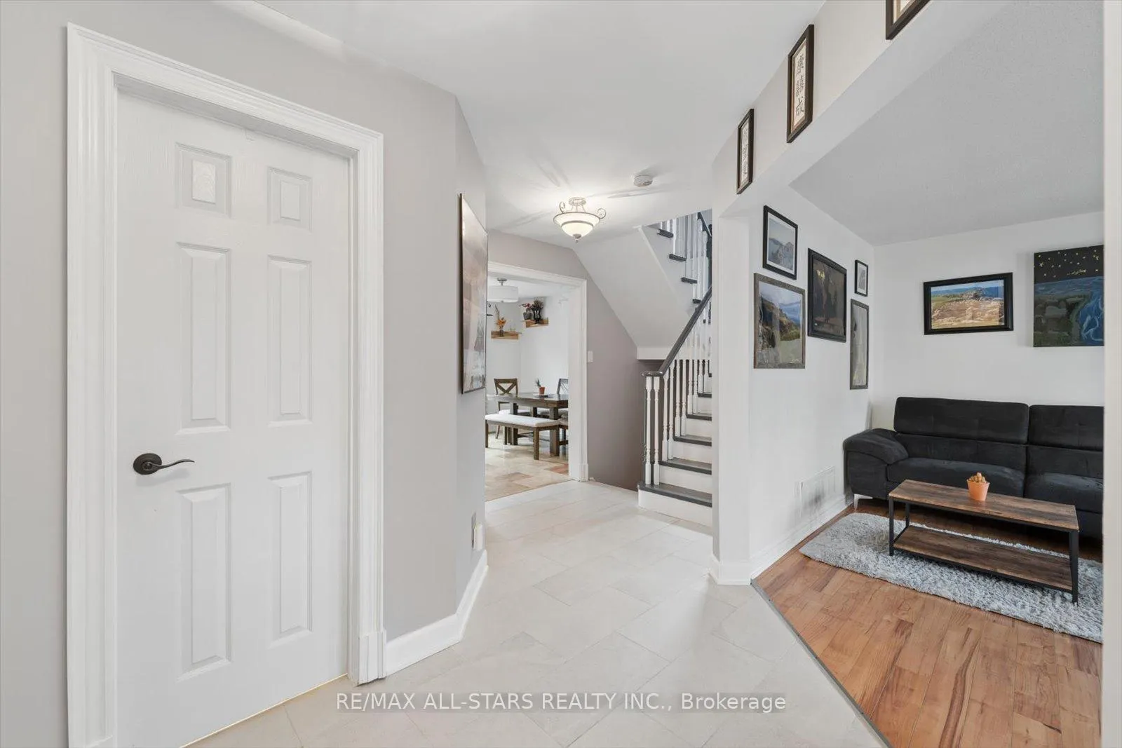 Photo 4 of 62 Reddenhurst Crescent, Georgina, Keswick South — HOMEH