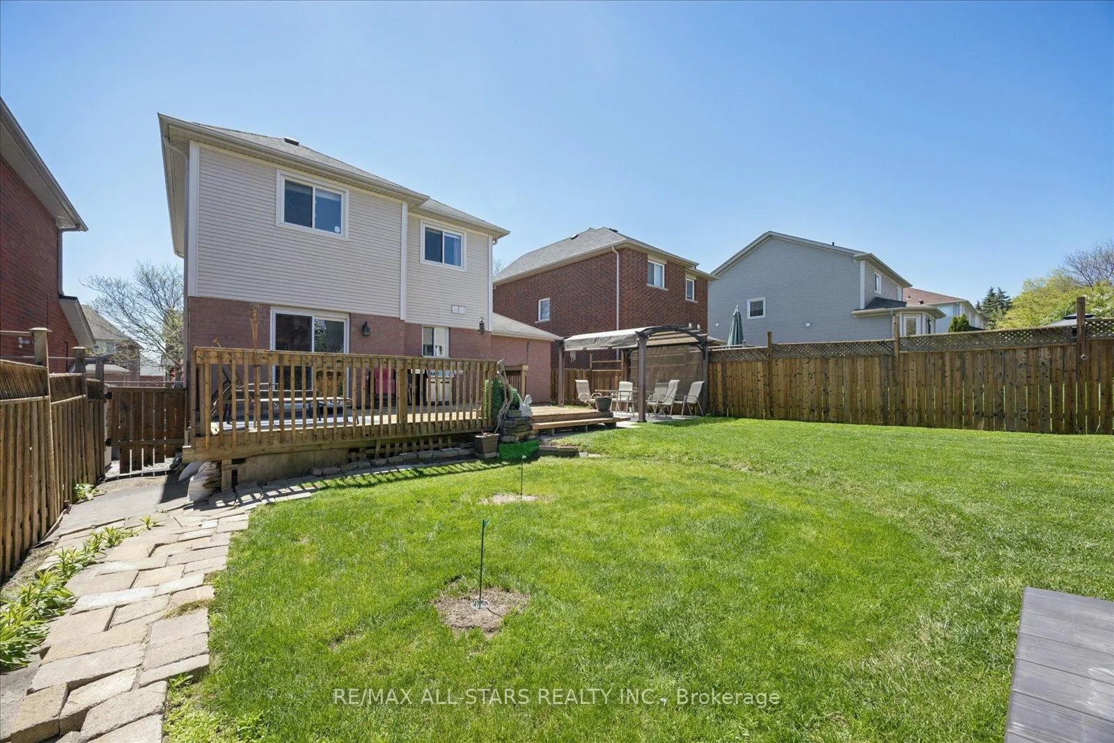 Photo 35 of 62 Reddenhurst Crescent, Georgina, Keswick South — HOMEH