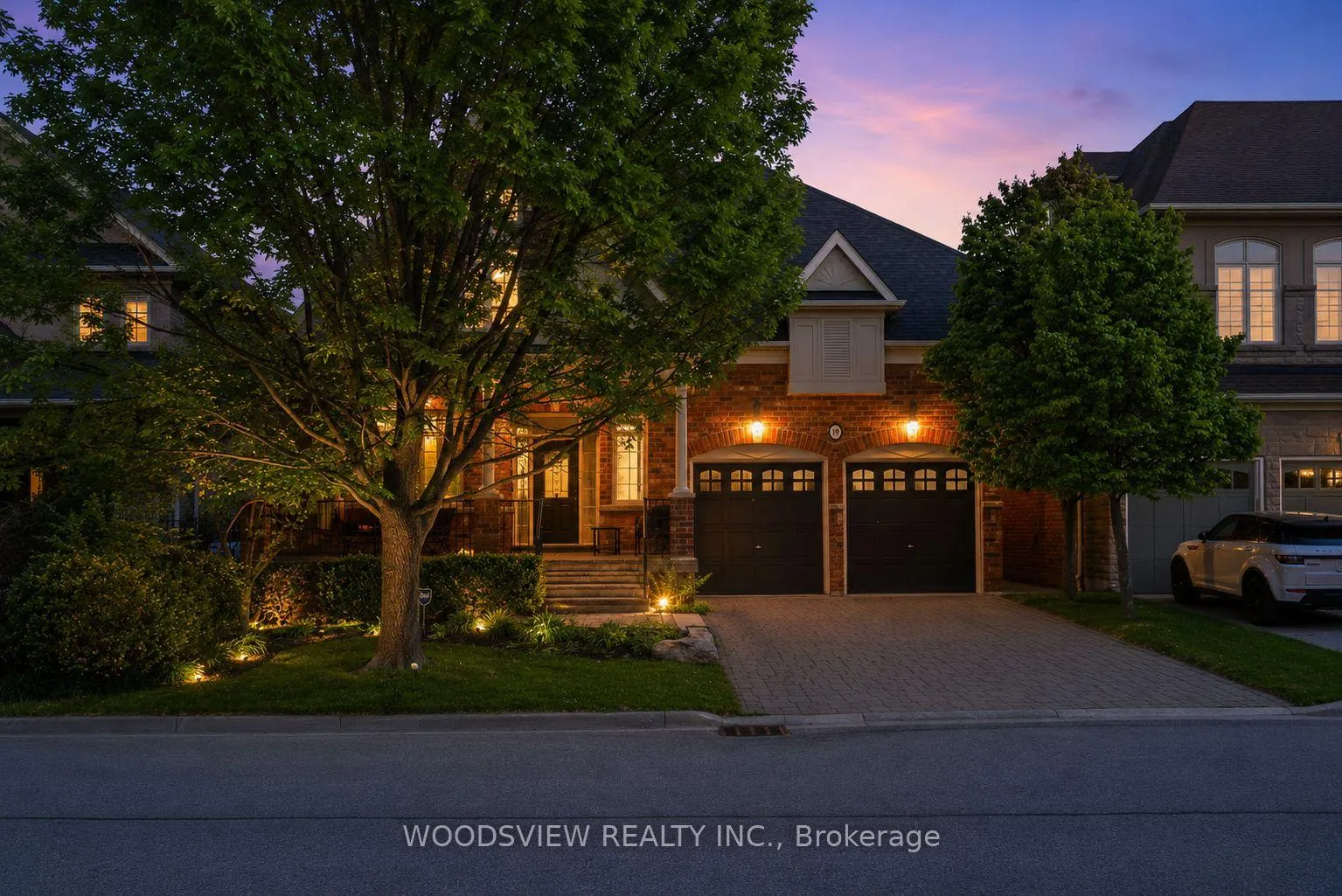 Photo 2 of 19 Weslock Crescent, Aurora, Bayview Northeast — HOMEH