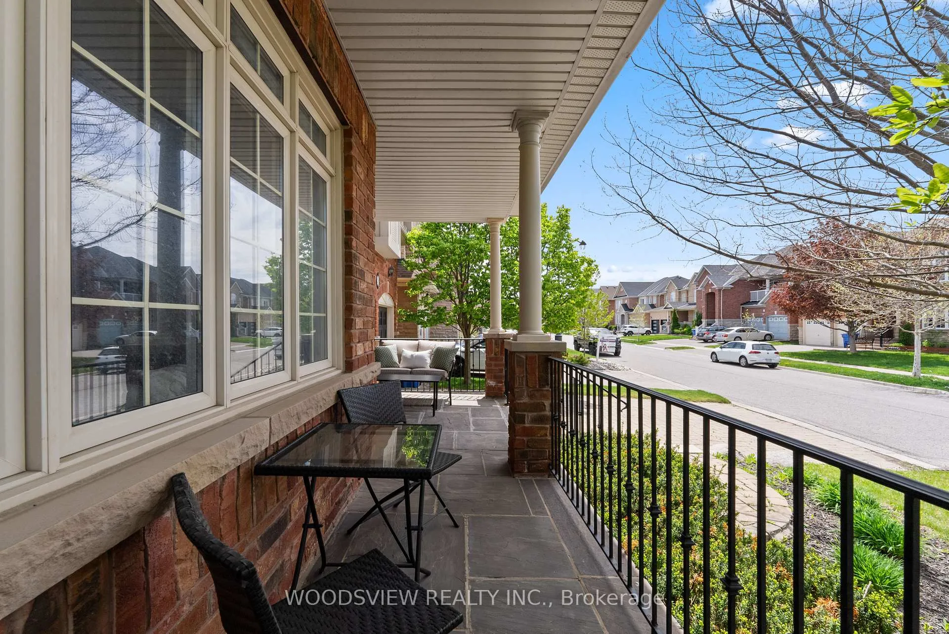 Photo 4 of 19 Weslock Crescent, Aurora, Bayview Northeast — HOMEH