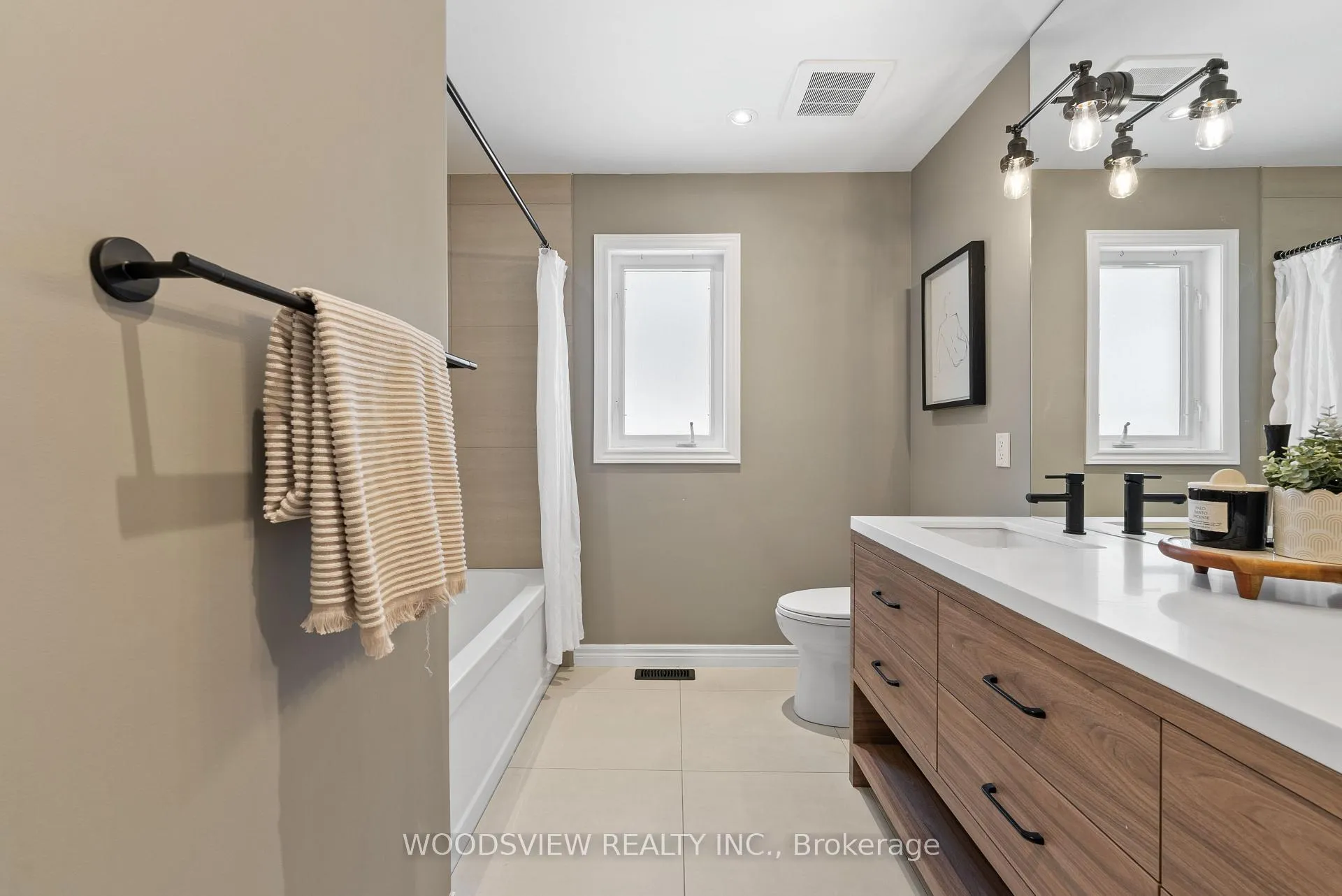 Photo 31 of 19 Weslock Crescent, Aurora, Bayview Northeast — HOMEH