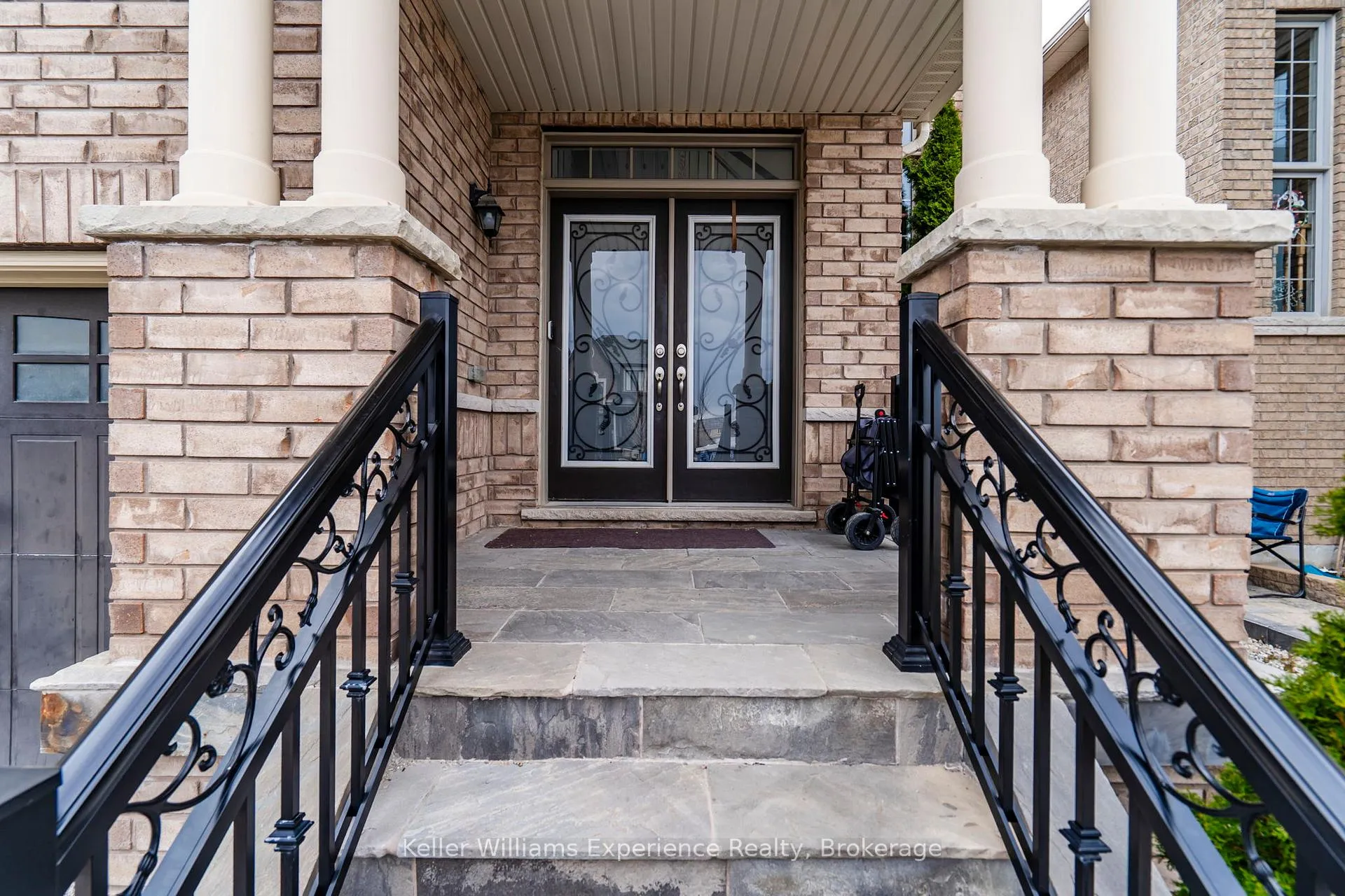 Photo 3 of 2090 Webster Boulevard, Innisfil, Alcona — HOMEH