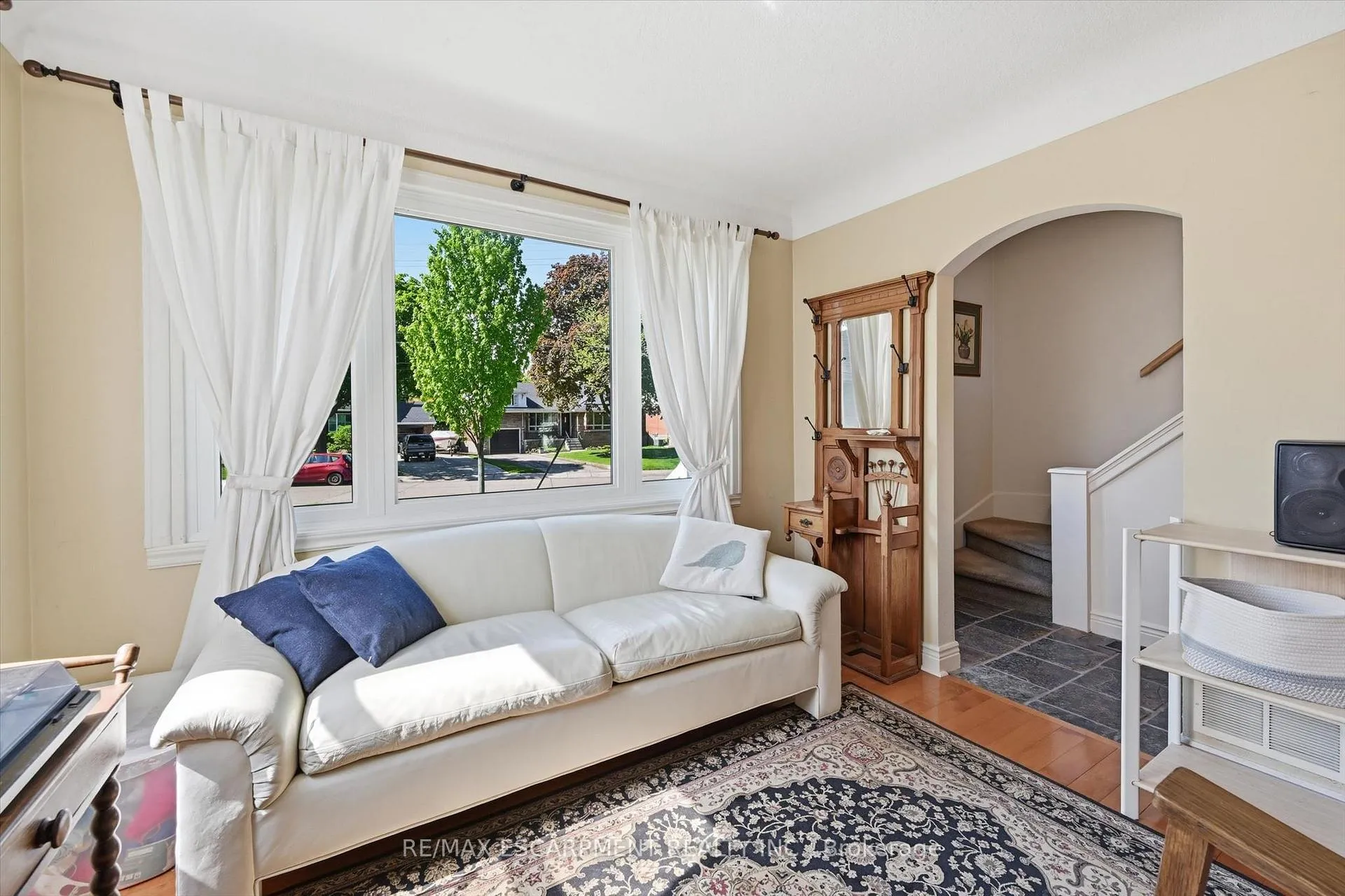 Photo 7 of 93 Sunning Hill Avenue, Hamilton, Sunninghill — HOMEH