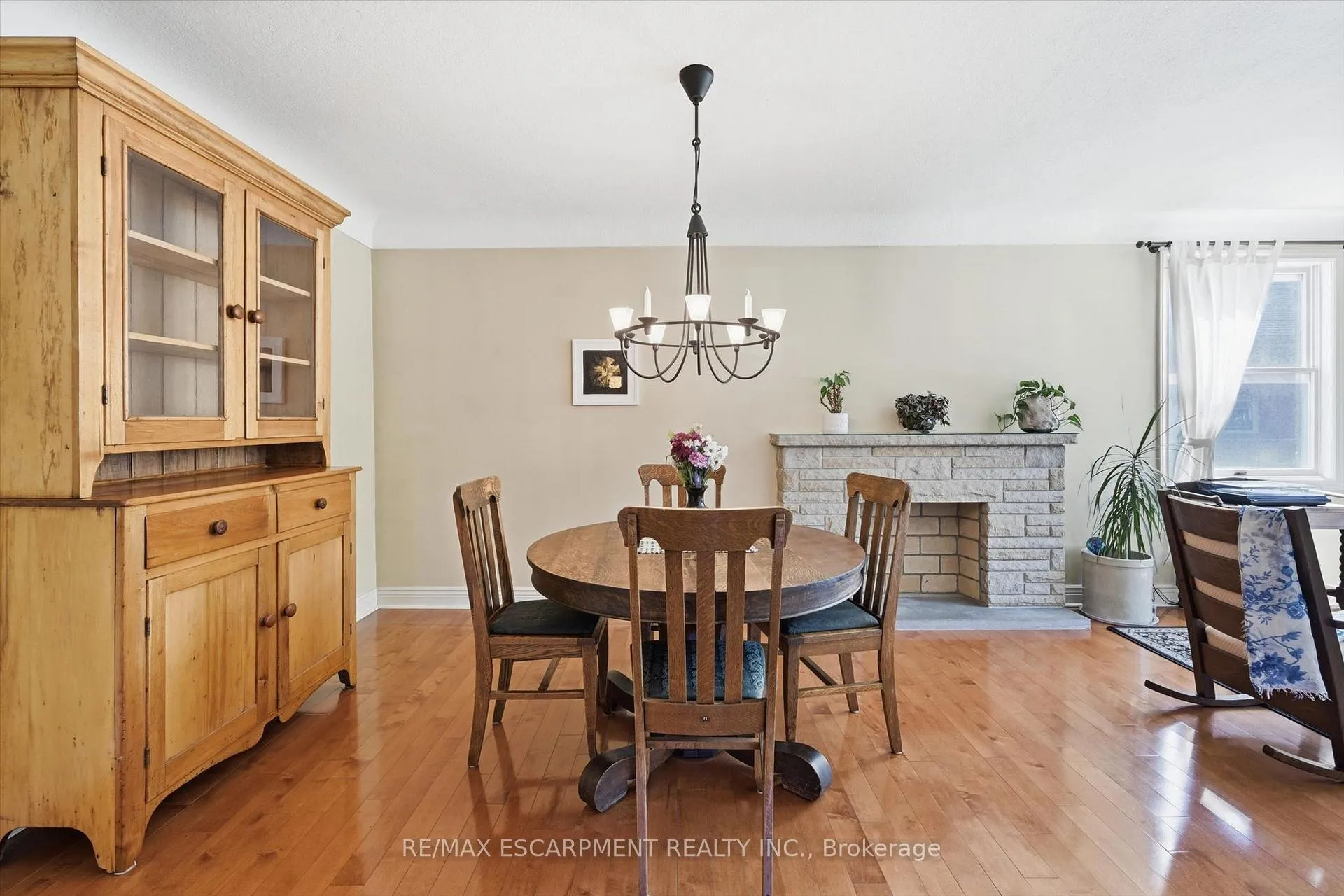 Photo 9 of 93 Sunning Hill Avenue, Hamilton, Sunninghill — HOMEH
