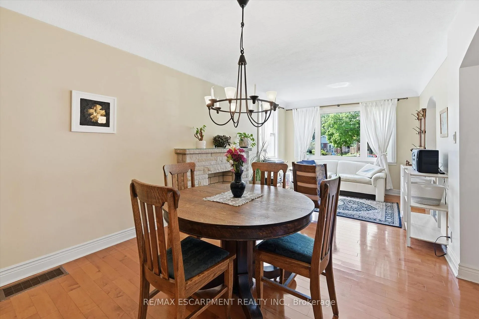 Photo 10 of 93 Sunning Hill Avenue, Hamilton, Sunninghill — HOMEH
