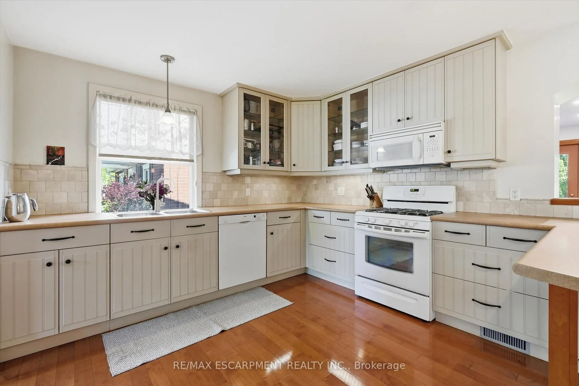 Photo 13 of 93 Sunning Hill Avenue, Hamilton, Sunninghill — HOMEH