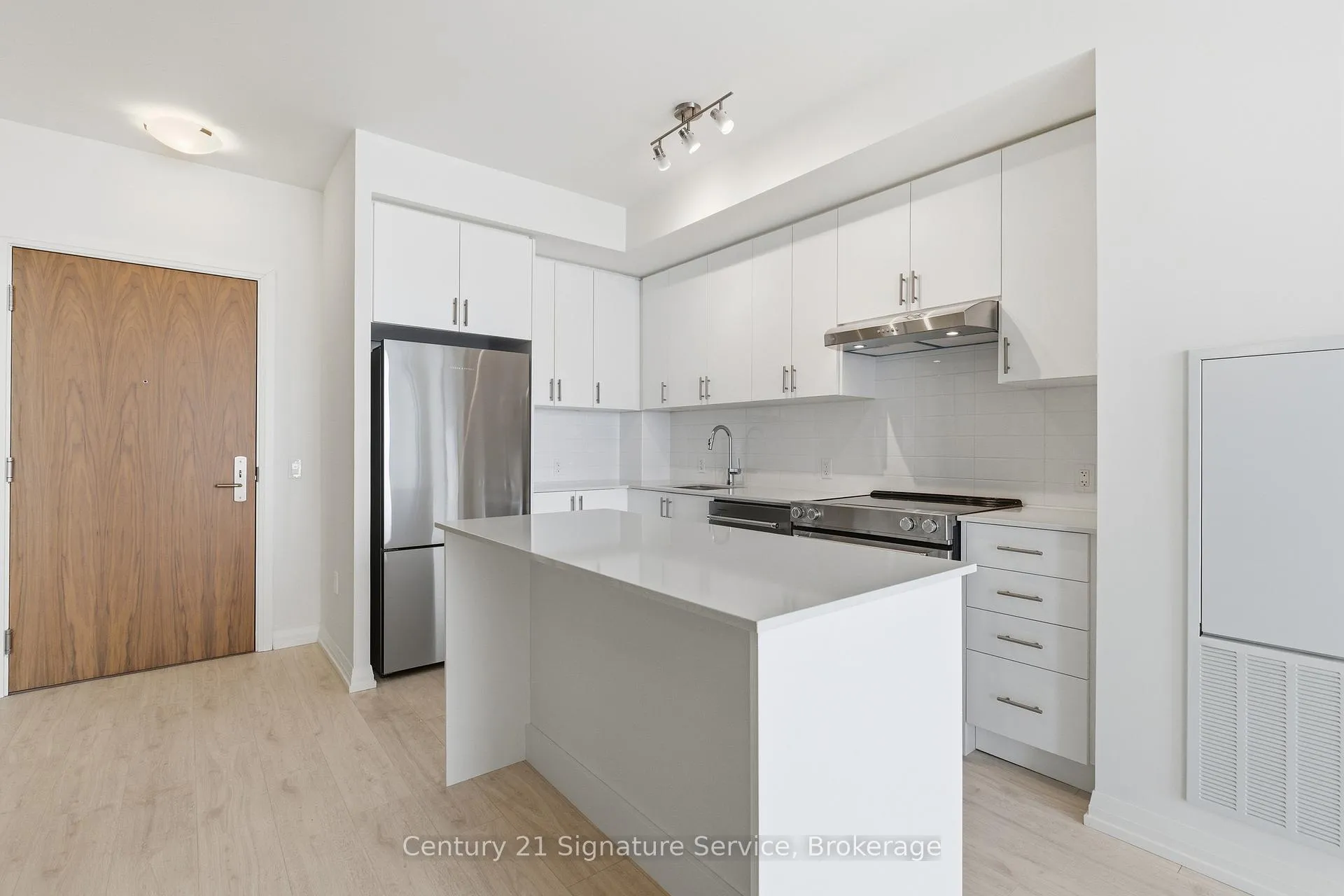 Photo 5 of Unit 610, 27 Korda Gate, Vaughan, Vellore Village — HOMEH