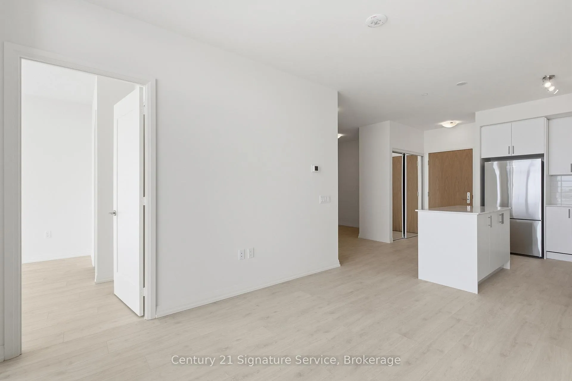 Photo 6 of Unit 610, 27 Korda Gate, Vaughan, Vellore Village — HOMEH