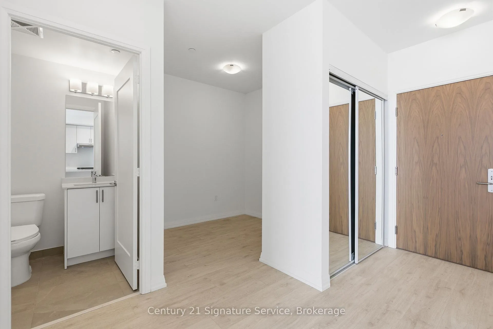 Photo 11 of Unit 610, 27 Korda Gate, Vaughan, Vellore Village — HOMEH