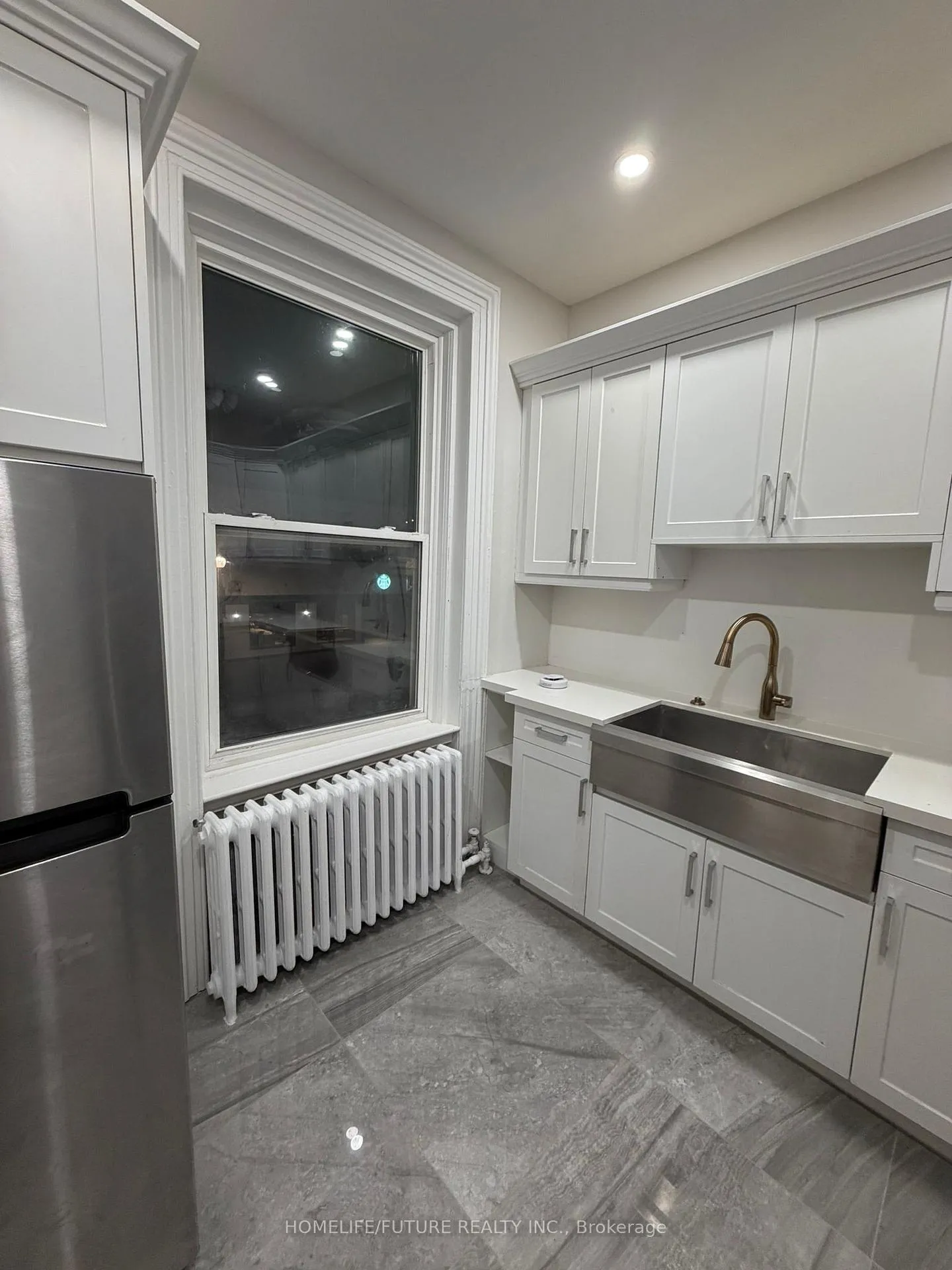 Photo 4 of Unit 1, 234 Lakeshore Road E, Oakville, Old Oakville — HOMEH