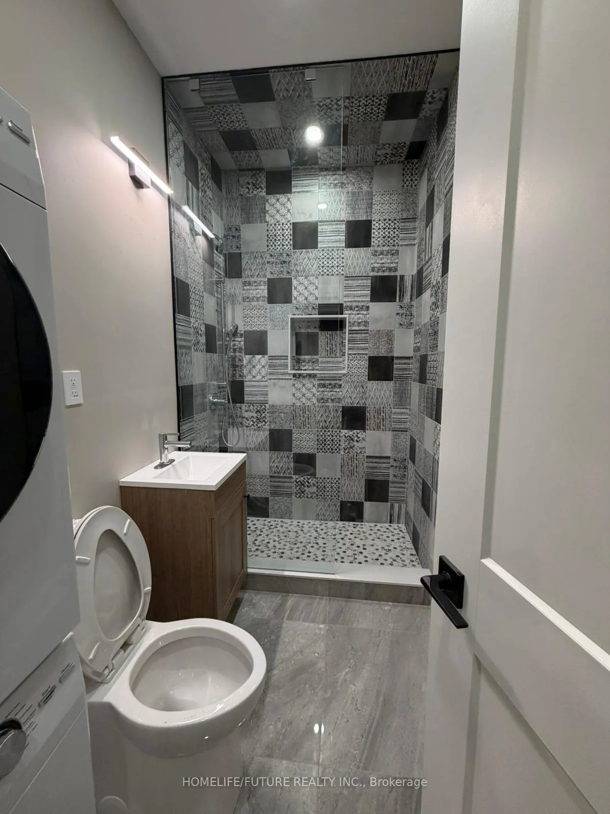 Photo 9 of Unit 1, 234 Lakeshore Road E, Oakville, Old Oakville — HOMEH