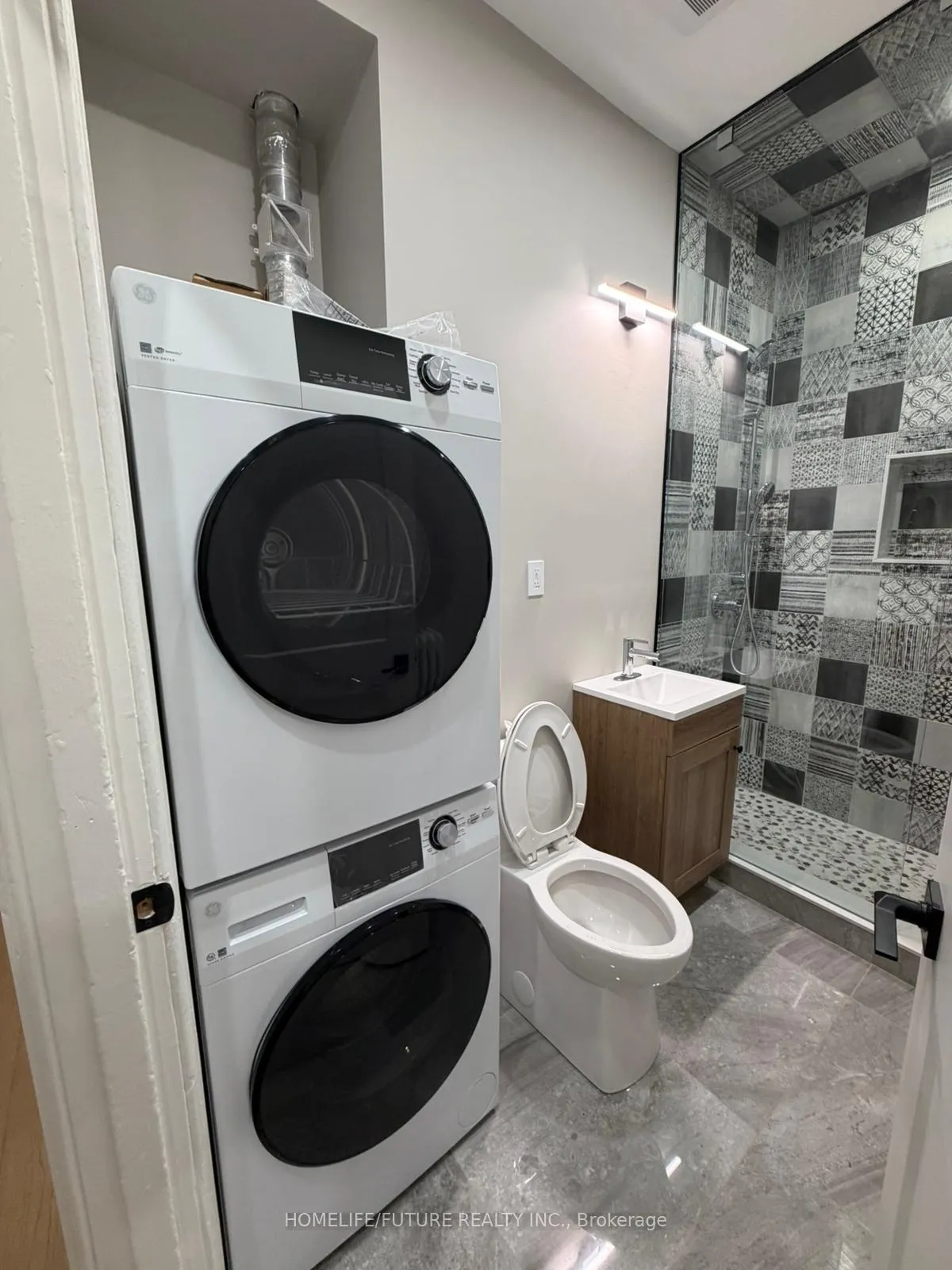 Photo 10 of Unit 1, 234 Lakeshore Road E, Oakville, Old Oakville — HOMEH