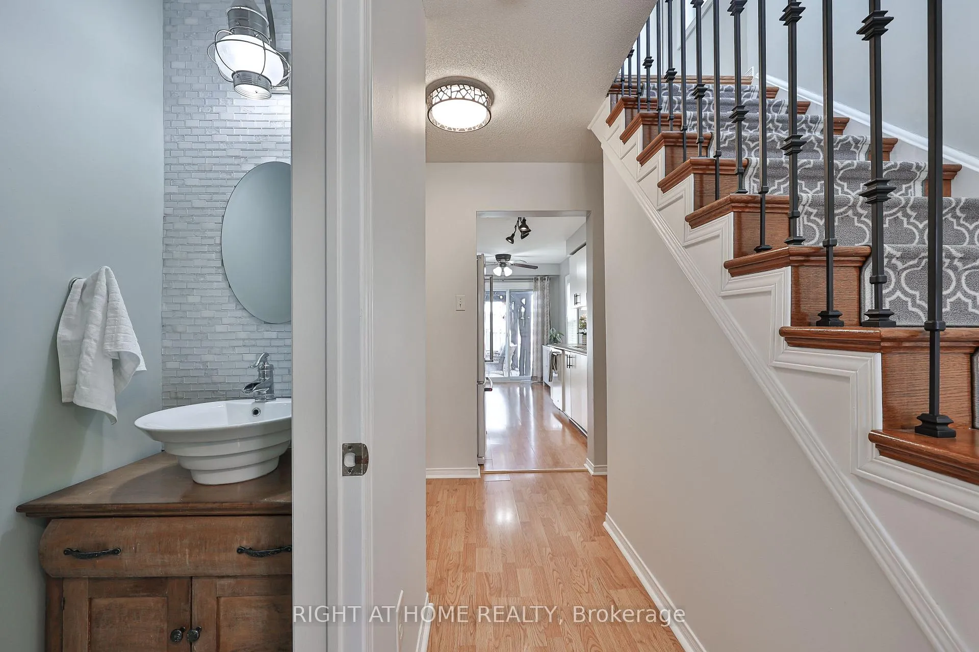 Photo 5 of 89 Vail Meadows Crescent, Clarington, Bowmanville — HOMEH
