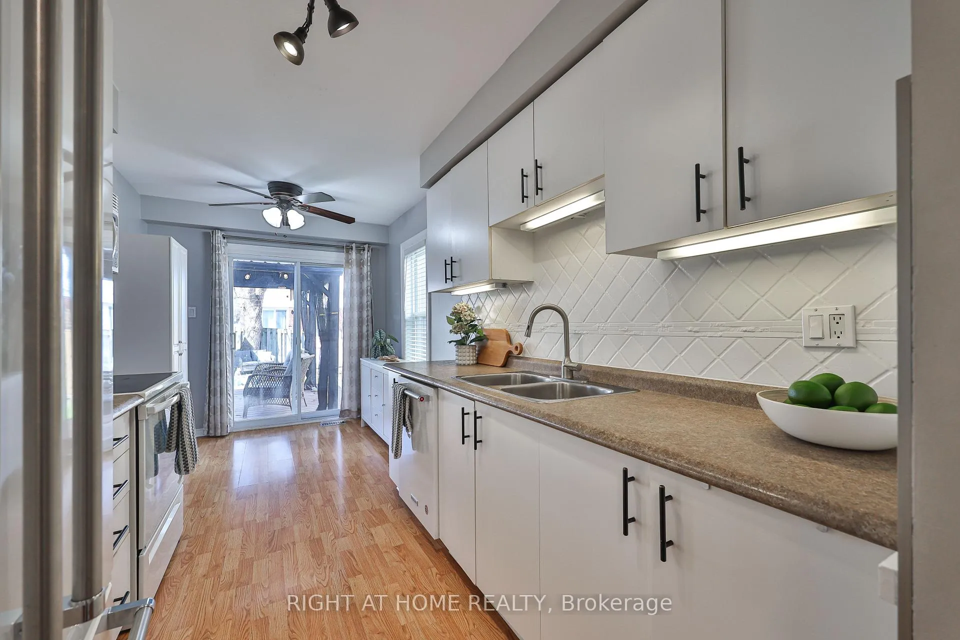 Photo 11 of 89 Vail Meadows Crescent, Clarington, Bowmanville — HOMEH