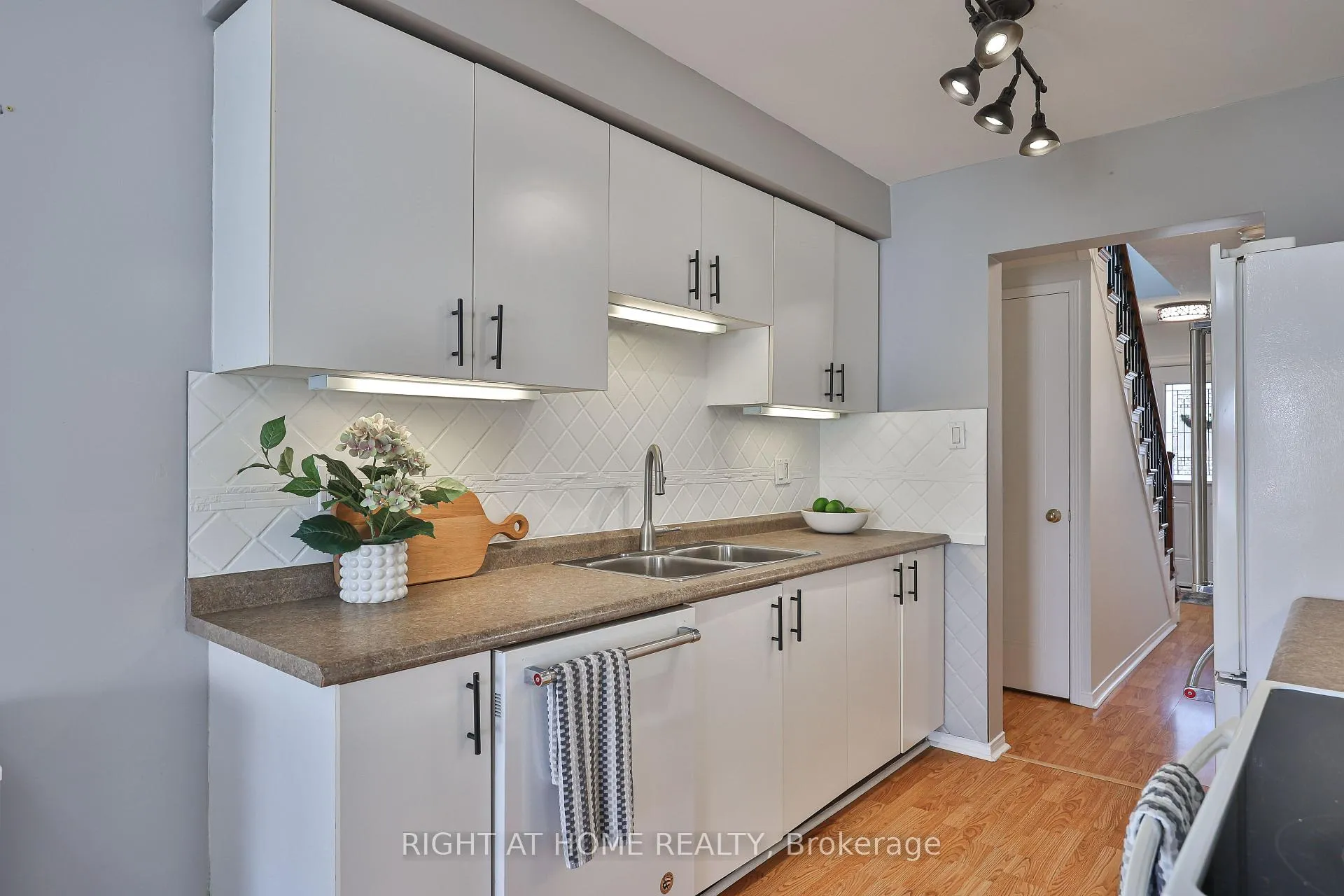 Photo 13 of 89 Vail Meadows Crescent, Clarington, Bowmanville — HOMEH