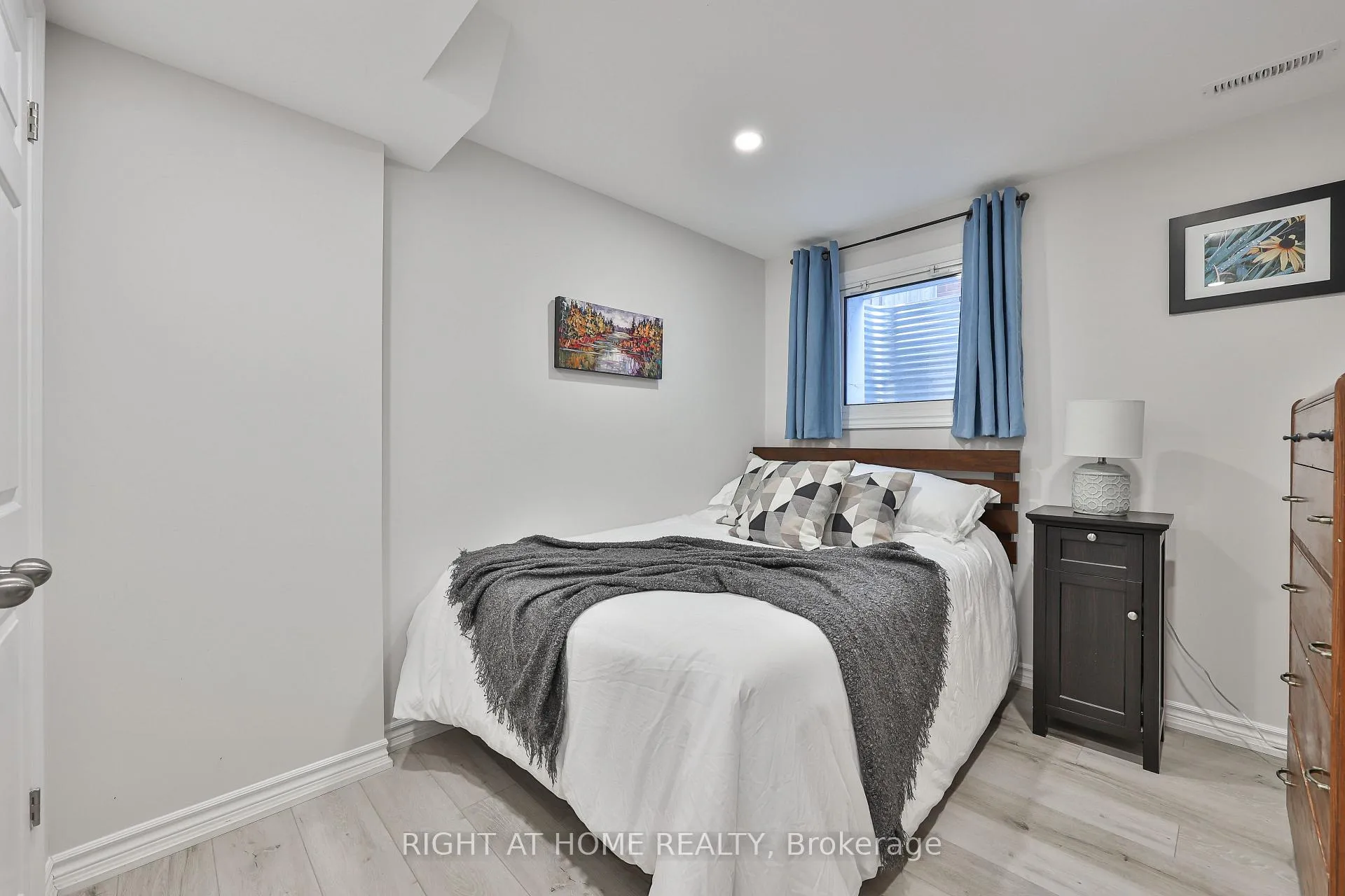 Photo 39 of 89 Vail Meadows Crescent, Clarington, Bowmanville — HOMEH