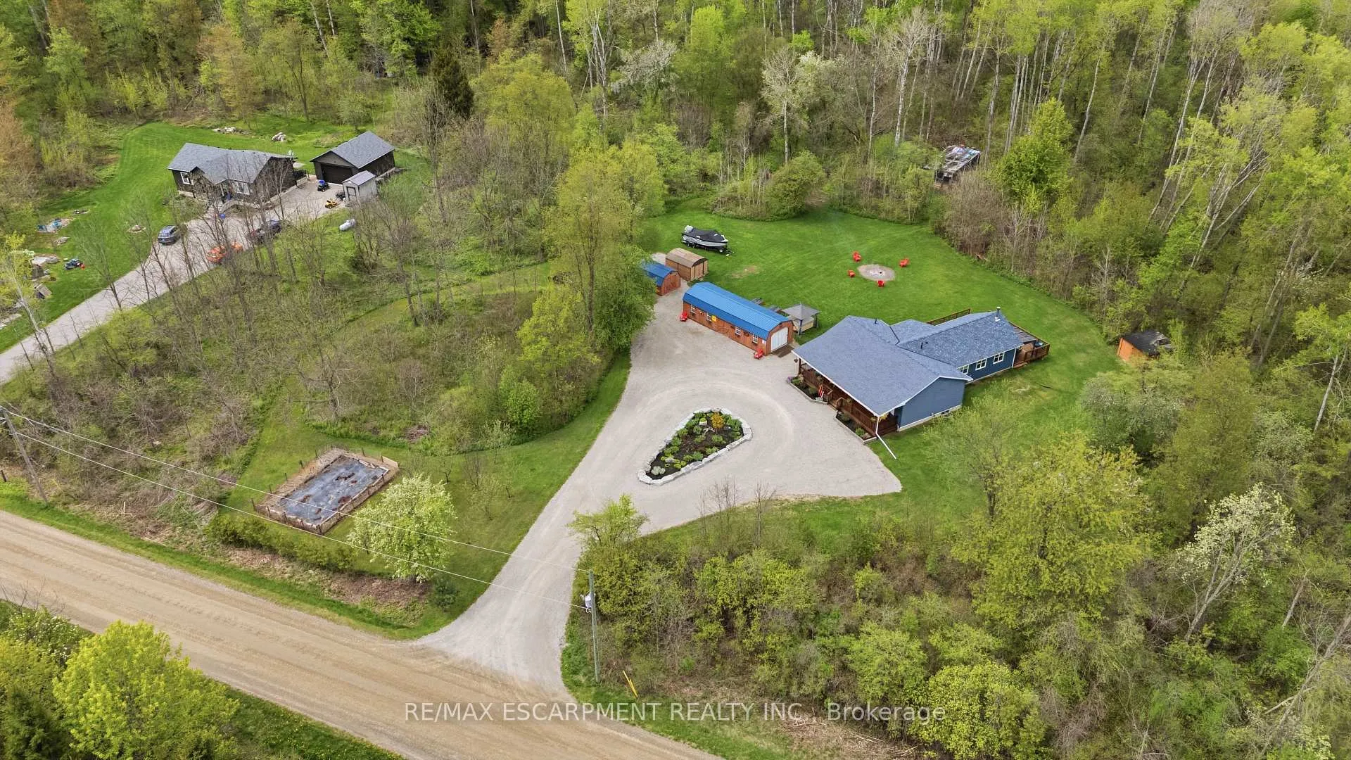 Photo 1 of 809 West Dumphries Road, Brant, Paris — HOMEH