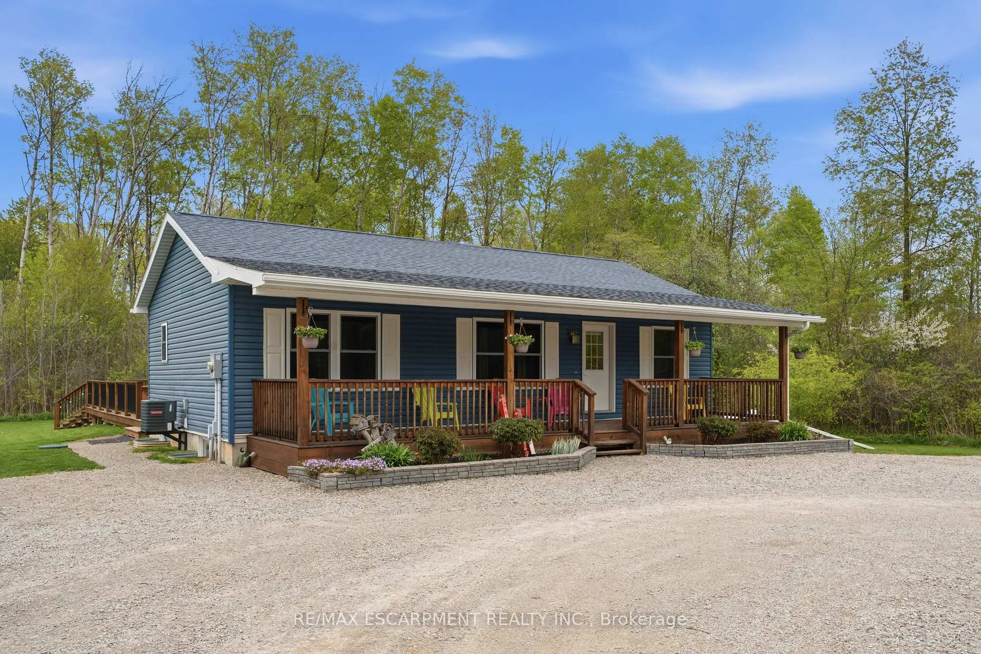 Photo 3 of 809 West Dumphries Road, Brant, Paris — HOMEH