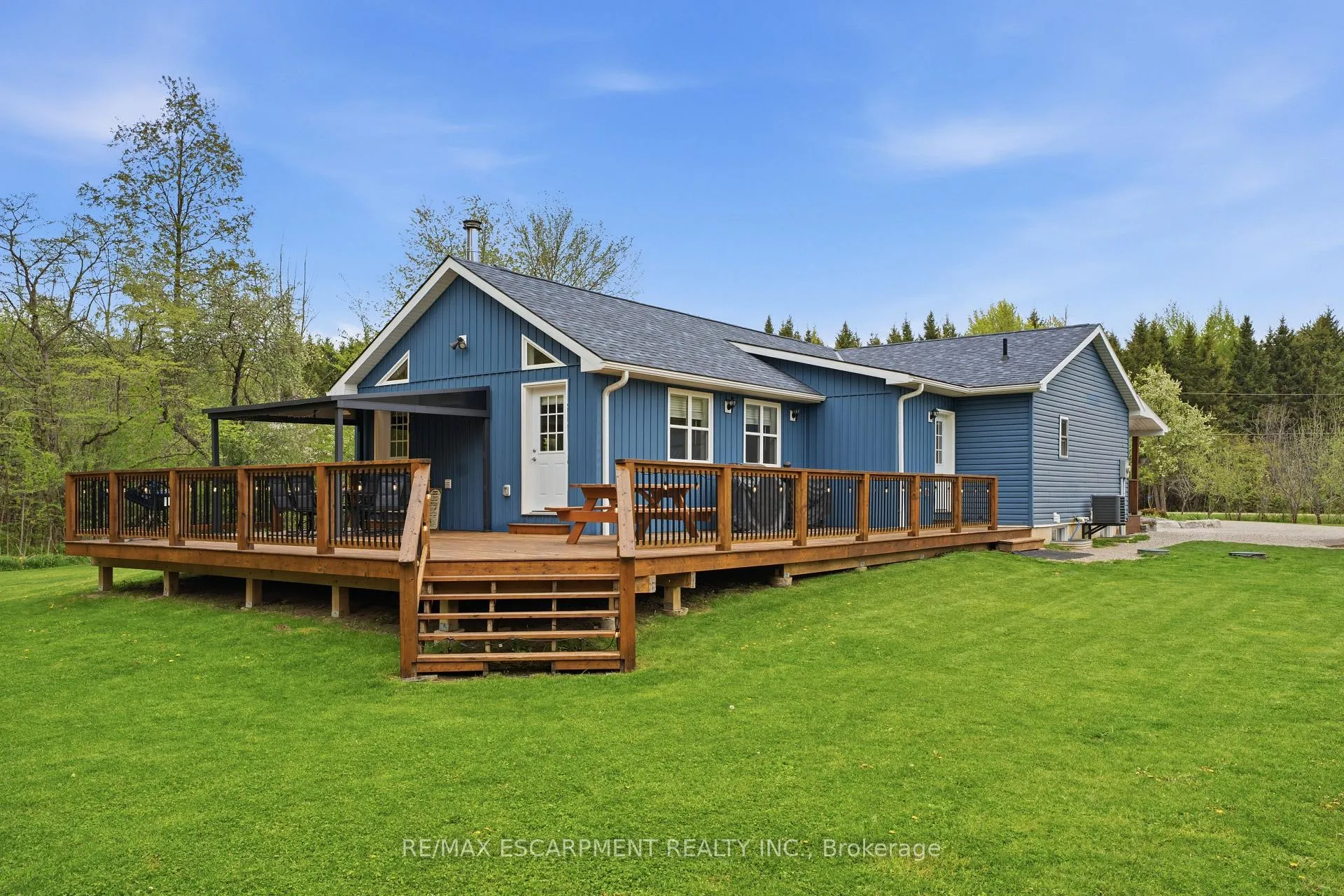 Photo 5 of 809 West Dumphries Road, Brant, Paris — HOMEH
