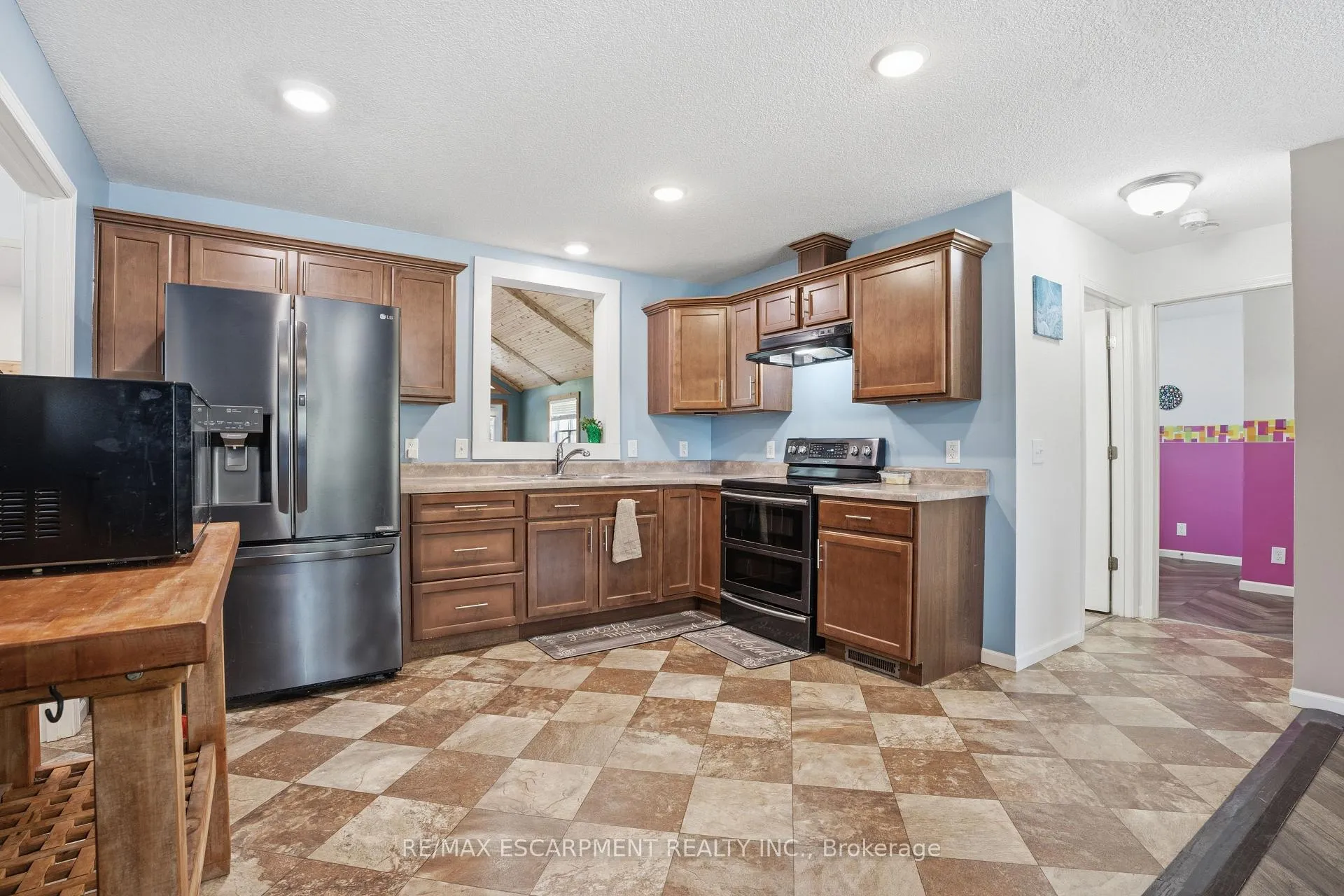 Photo 10 of 809 West Dumphries Road, Brant, Paris — HOMEH