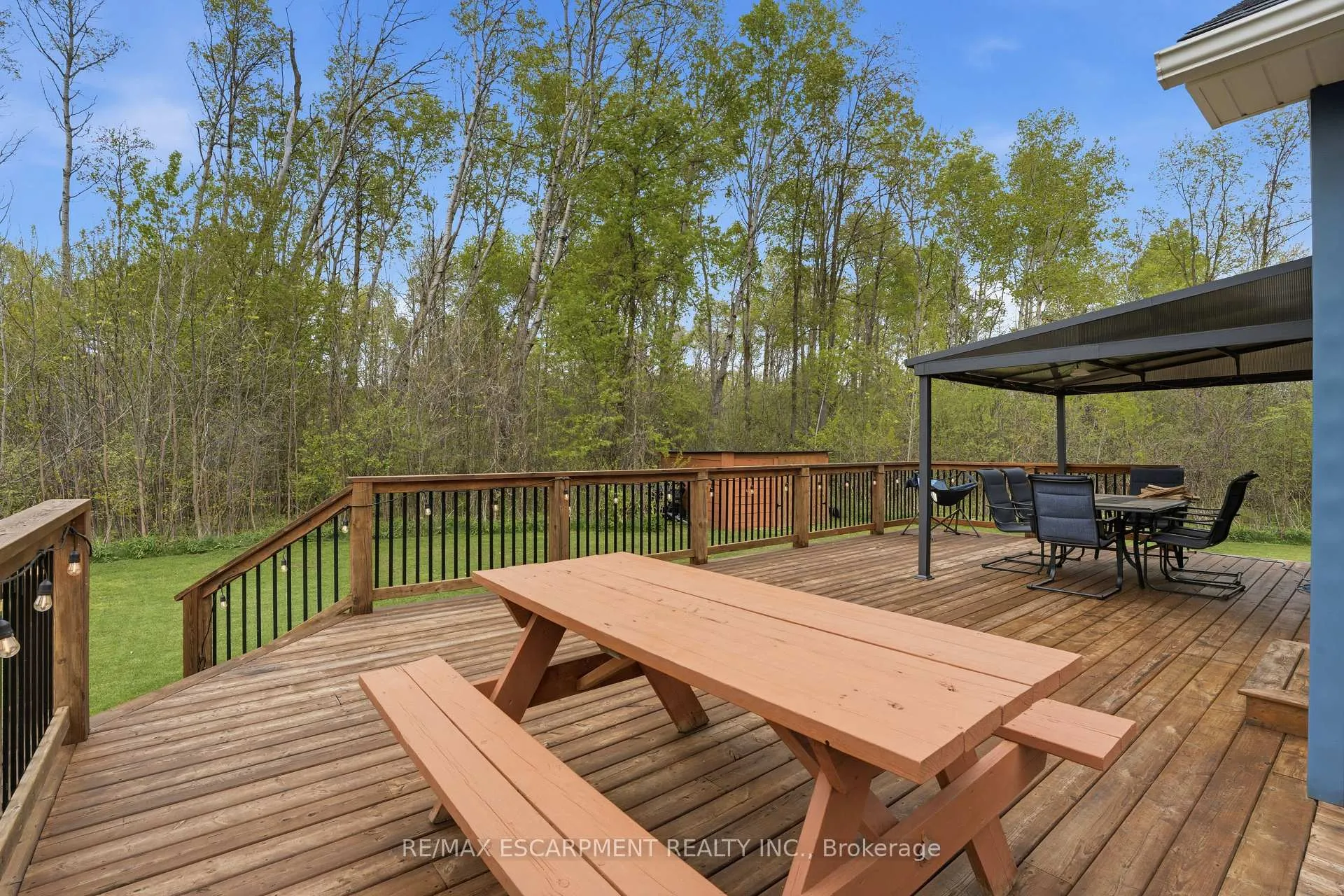 Photo 19 of 809 West Dumphries Road, Brant, Paris — HOMEH
