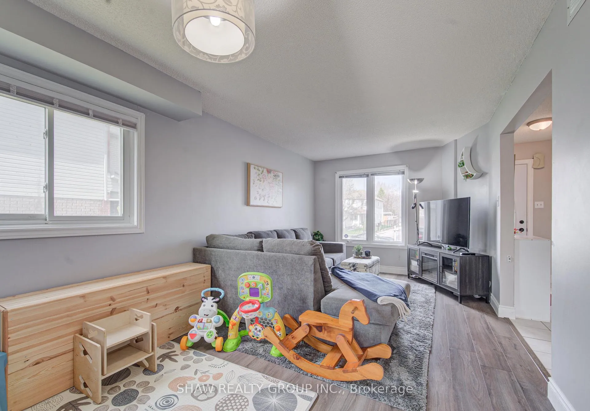 Photo 10 of 334 Christopher Drive, Cambridge — HOMEH