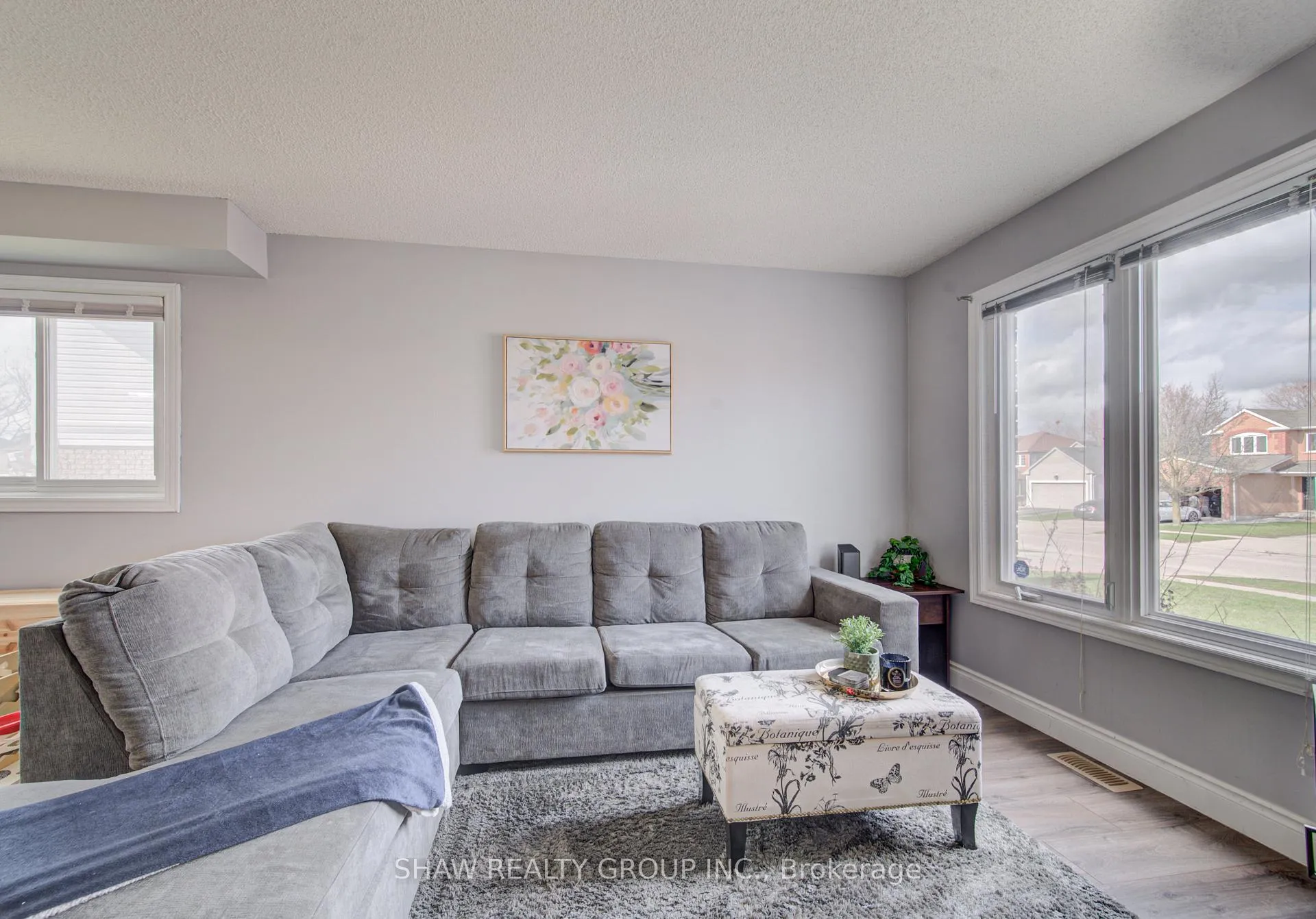 Photo 12 of 334 Christopher Drive, Cambridge — HOMEH