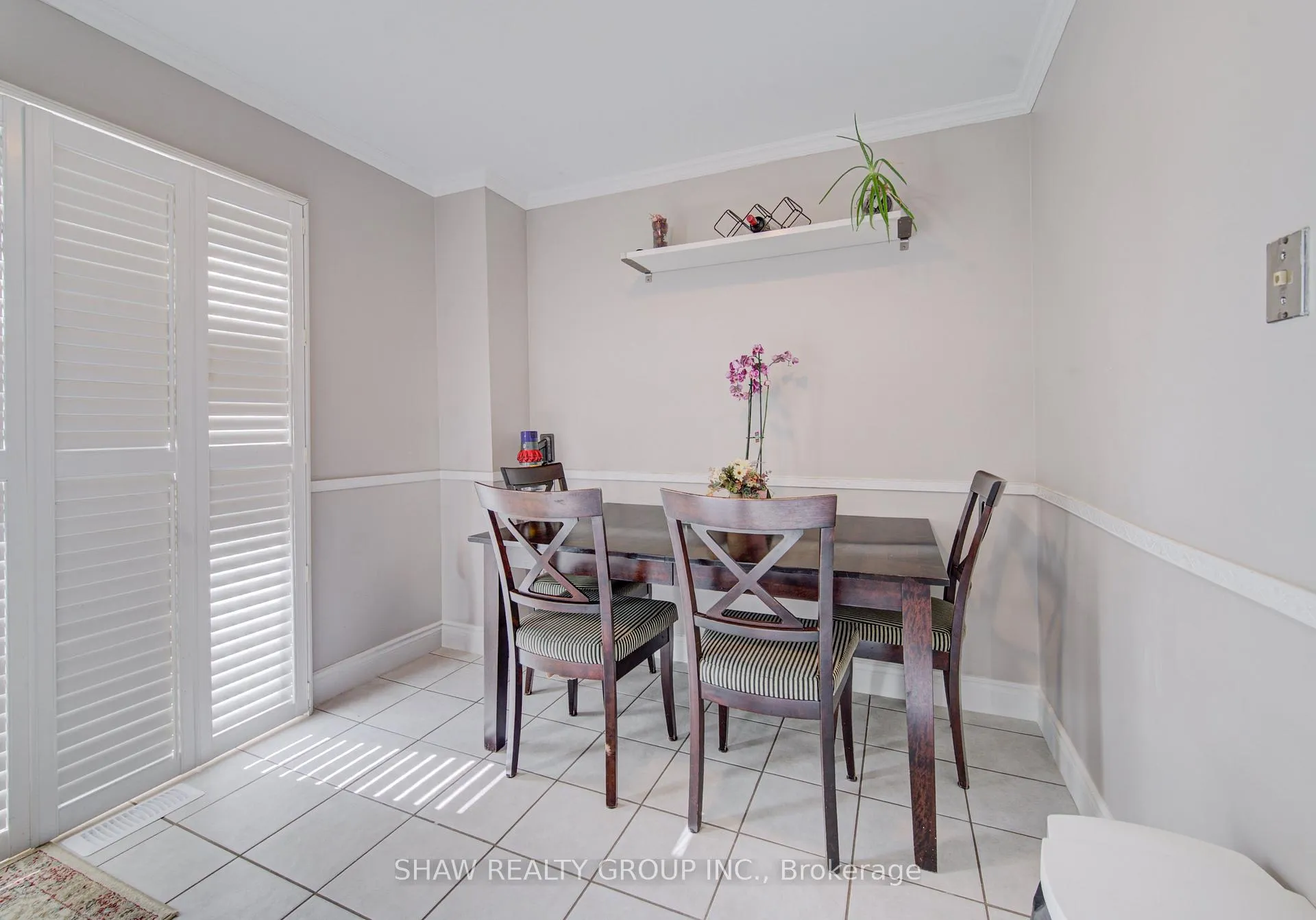 Photo 15 of 334 Christopher Drive, Cambridge — HOMEH