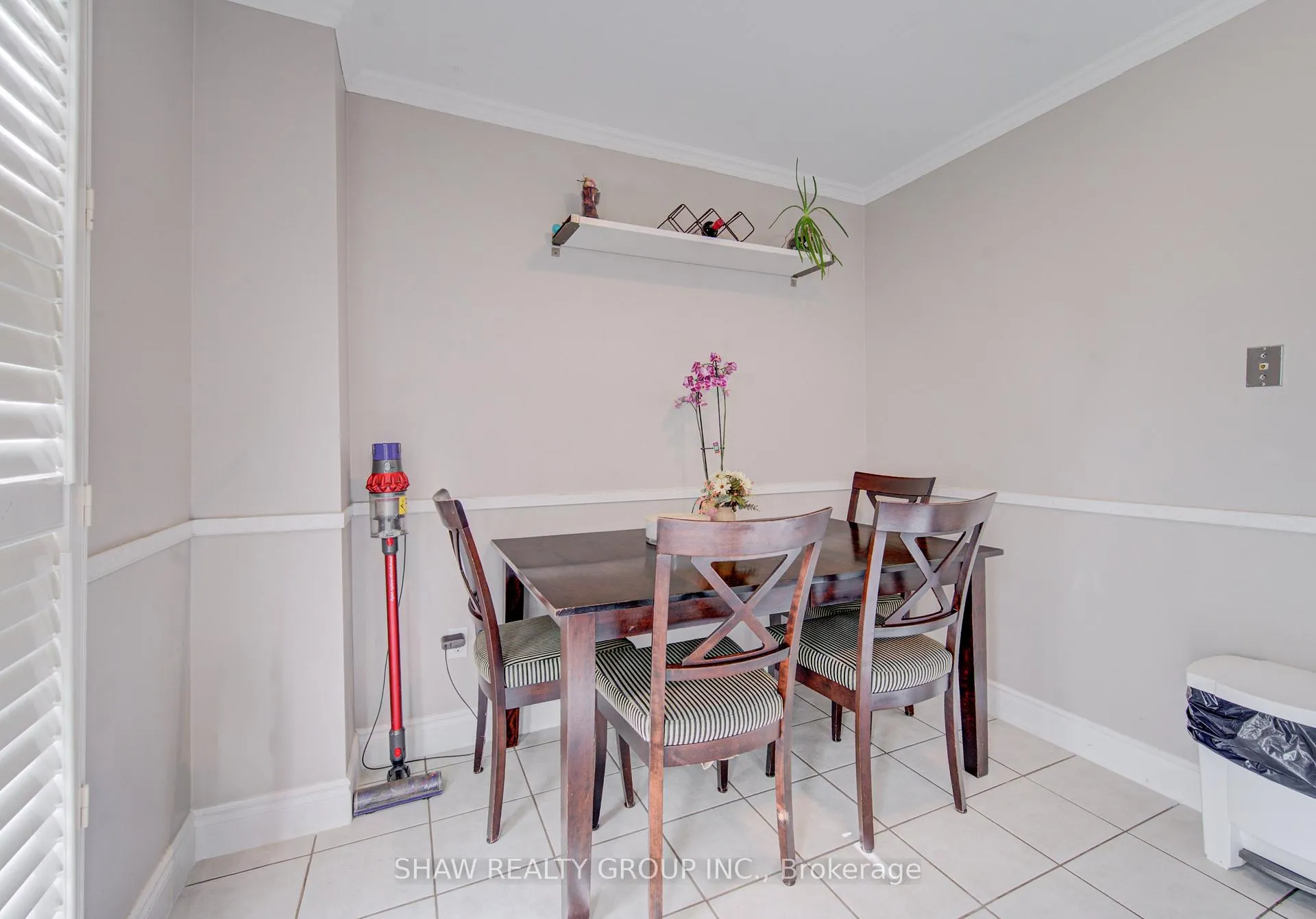 Photo 16 of 334 Christopher Drive, Cambridge — HOMEH