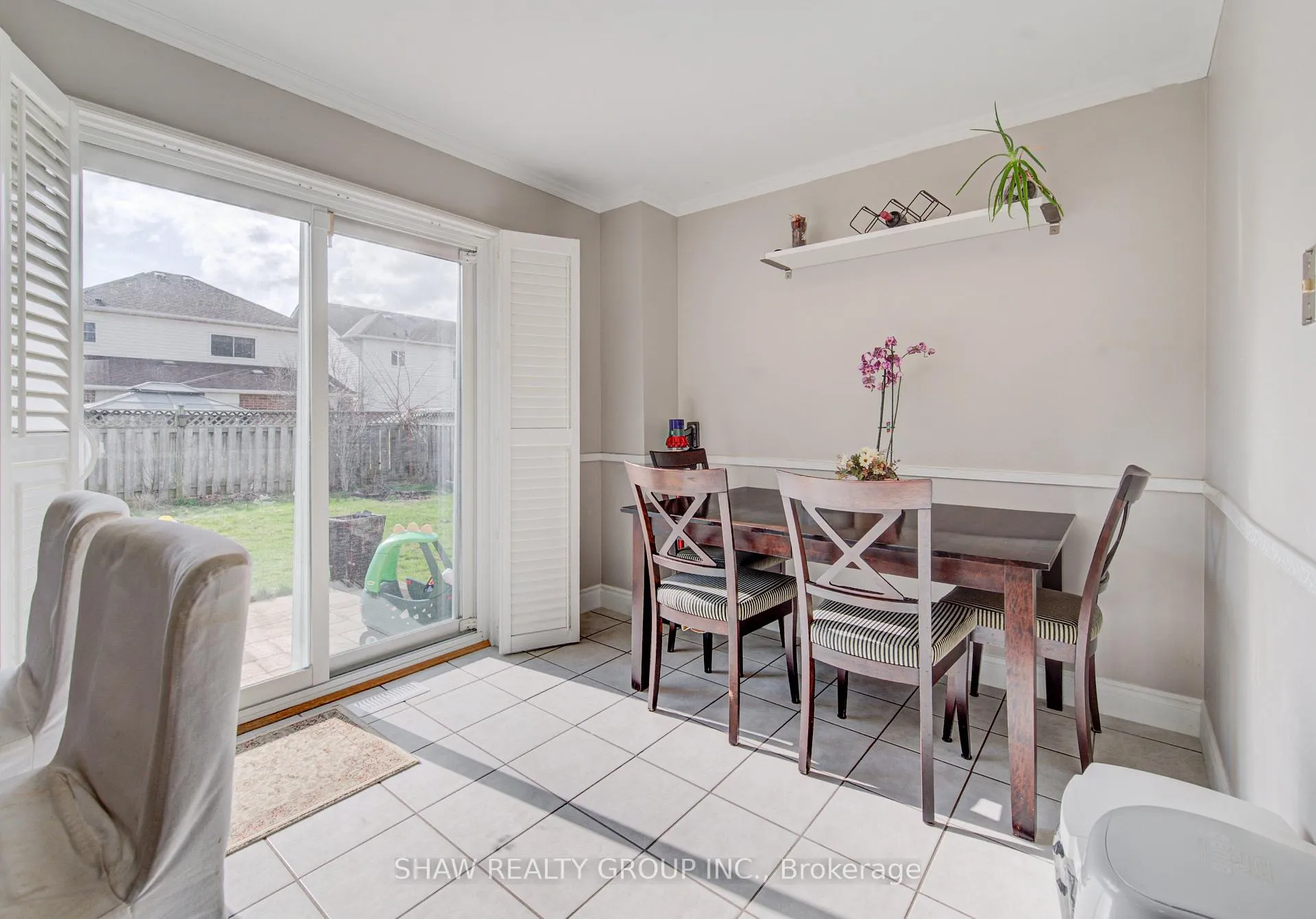 Photo 17 of 334 Christopher Drive, Cambridge — HOMEH