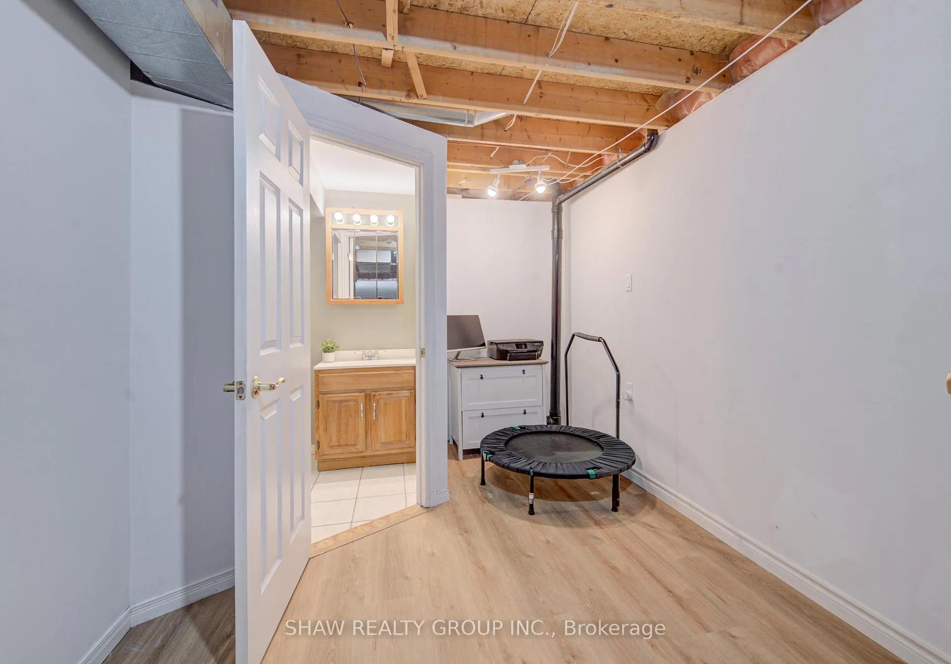 Photo 33 of 334 Christopher Drive, Cambridge — HOMEH