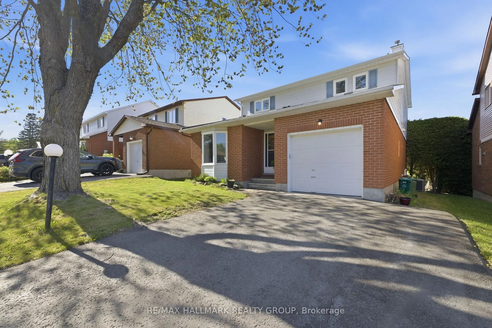 Photo 2 of 19 Bernier Terrace, Ottawa, Kanata - Katimavik — HOMEH