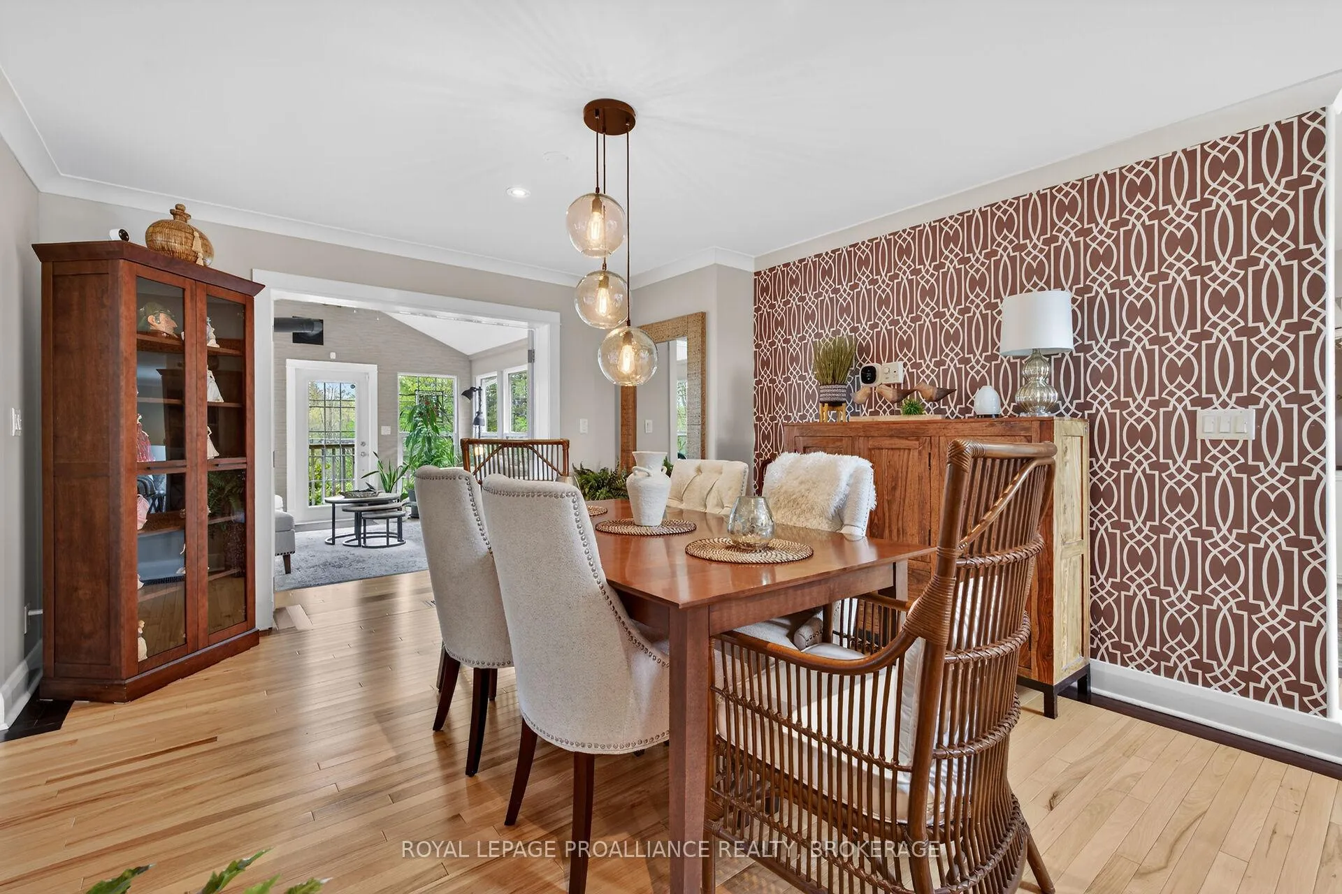 Photo 10 of 9 Grenville Crescent, Kingston, West of Sir John A. Blvd — HOMEH