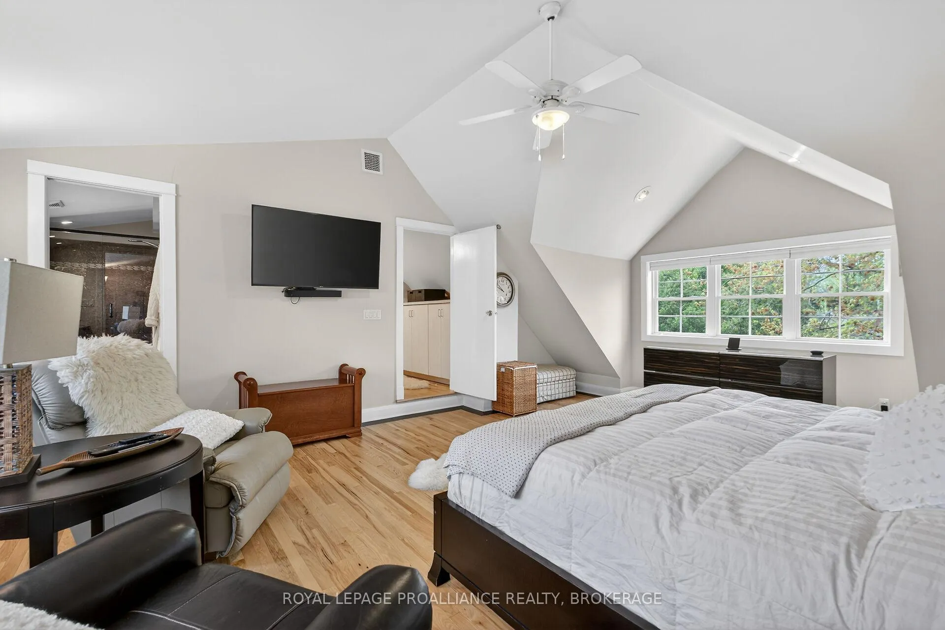 Photo 32 of 9 Grenville Crescent, Kingston, West of Sir John A. Blvd — HOMEH