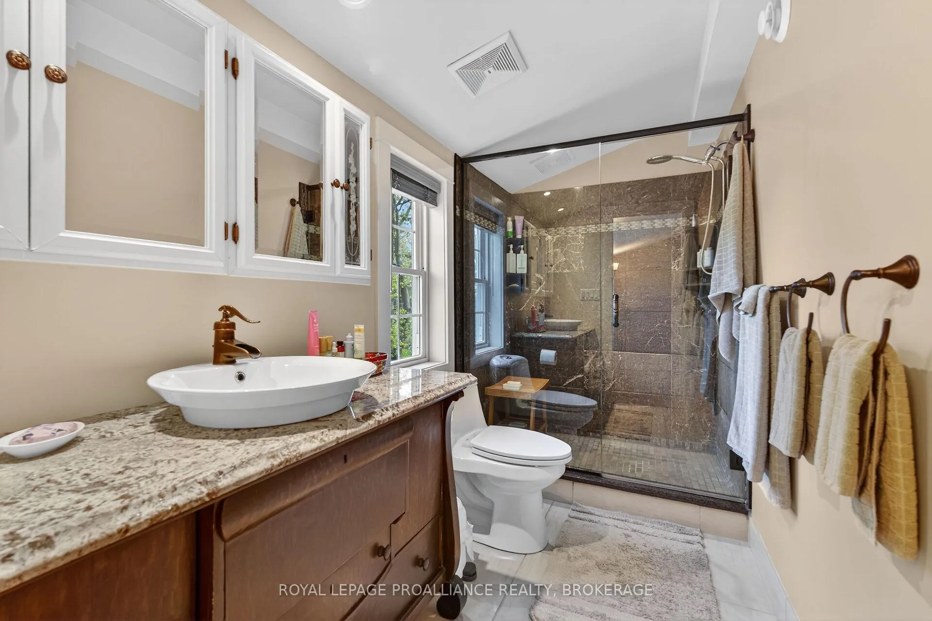 Photo 33 of 9 Grenville Crescent, Kingston, West of Sir John A. Blvd — HOMEH